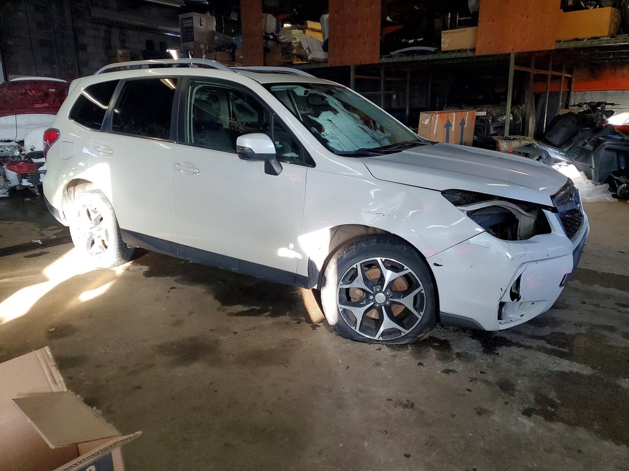 2015 Subaru Forester 2.0xt Touring Белый vin: JF2SJHWC4FH403366