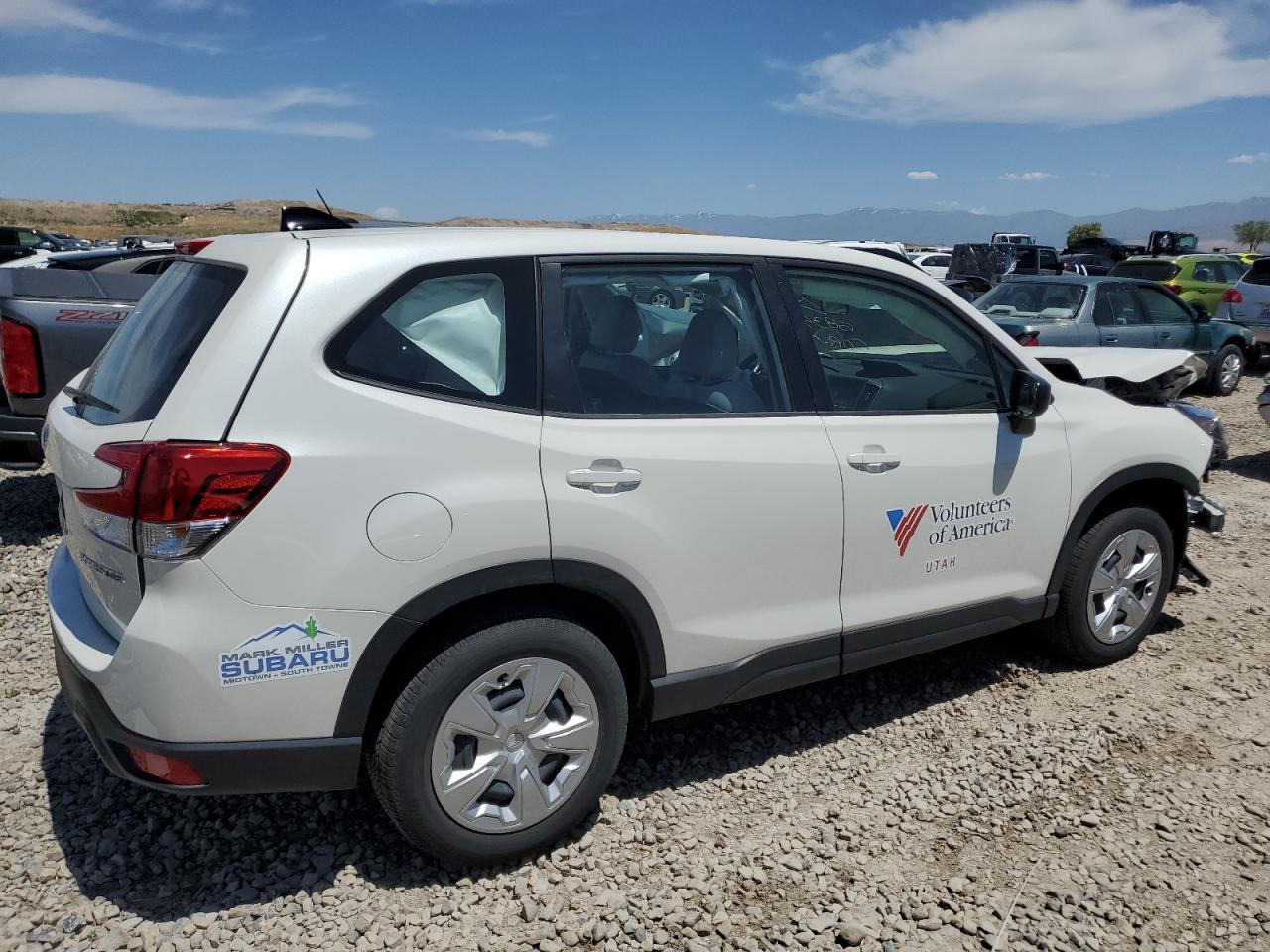 2024 Subaru Forester White vin: JF2SKAAC7RH468714