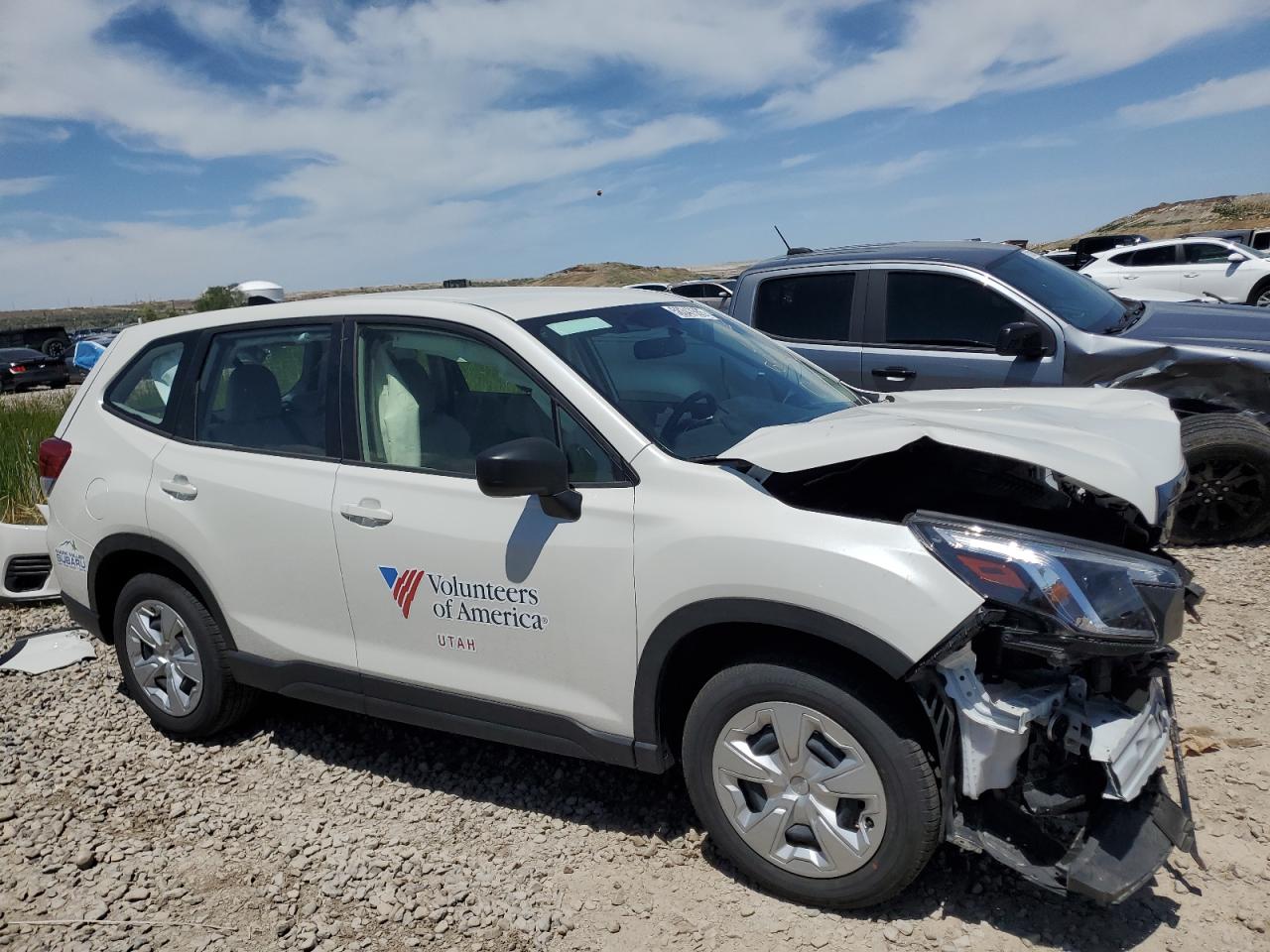 2024 Subaru Forester White vin: JF2SKAAC7RH468714