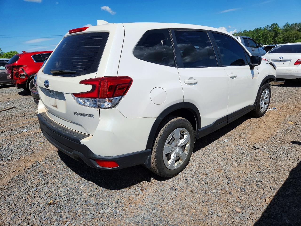 2021 Subaru Forester White vin: JF2SKAAC8MH497115