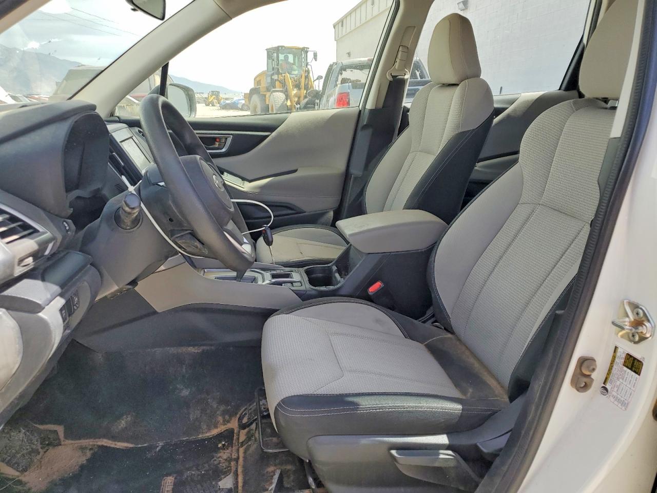 2022 Subaru Forester White vin: JF2SKAACXNH430274