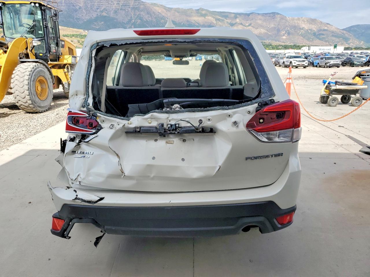 2022 Subaru Forester White vin: JF2SKAACXNH430274