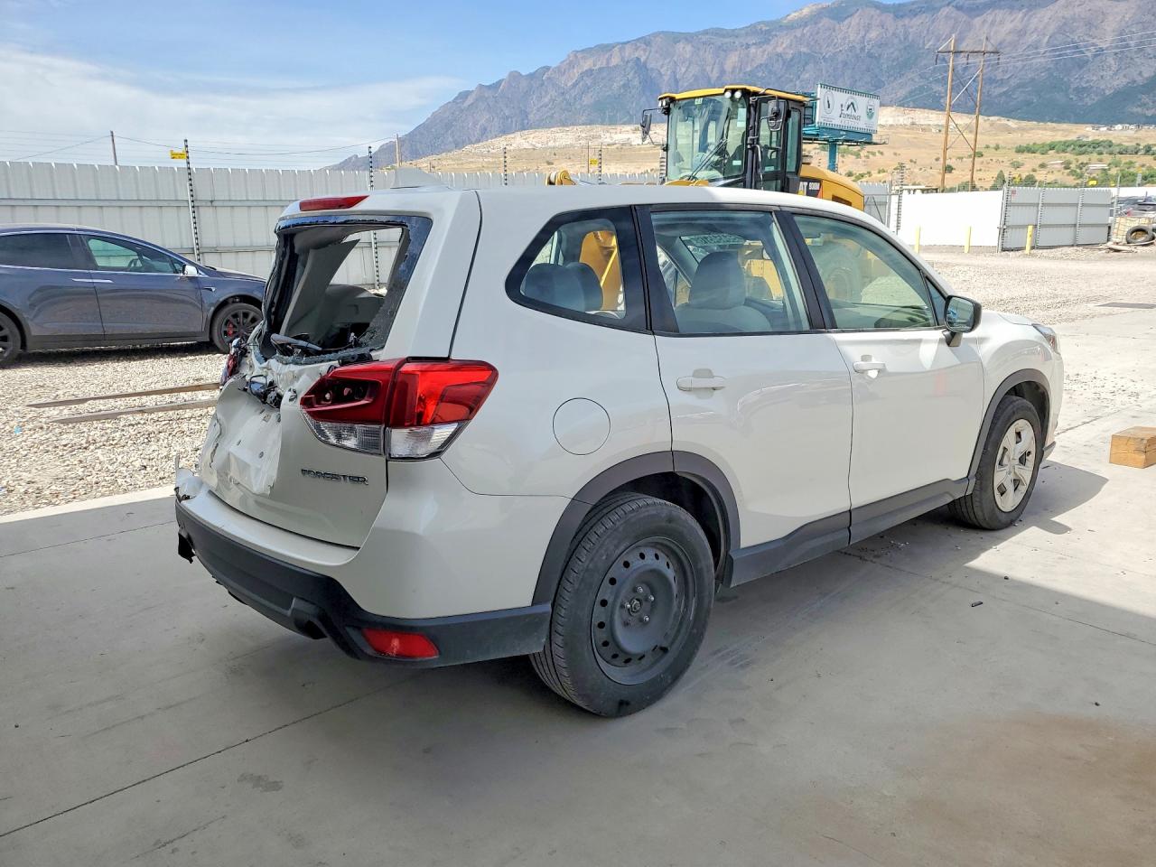 2022 Subaru Forester White vin: JF2SKAACXNH430274