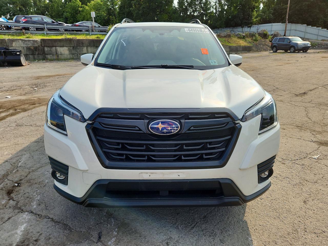 2024 Subaru Forester Premium White vin: JF2SKACC3RH417773