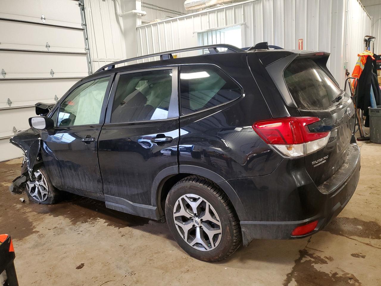 2024 Subaru Forester Premium Black vin: JF2SKACC6RH463999