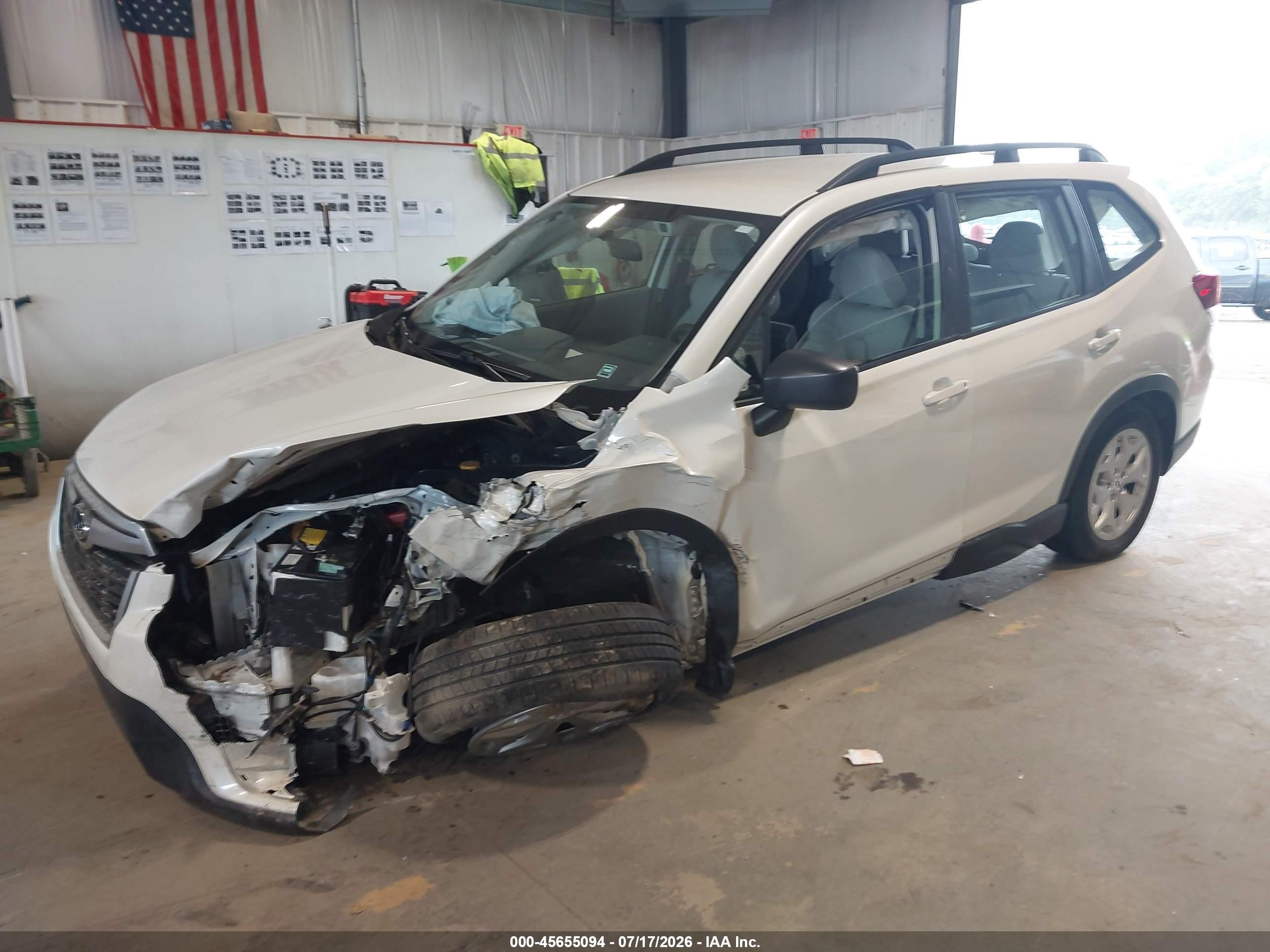 2019 Subaru Forester   White vin: JF2SKACCXKH450548