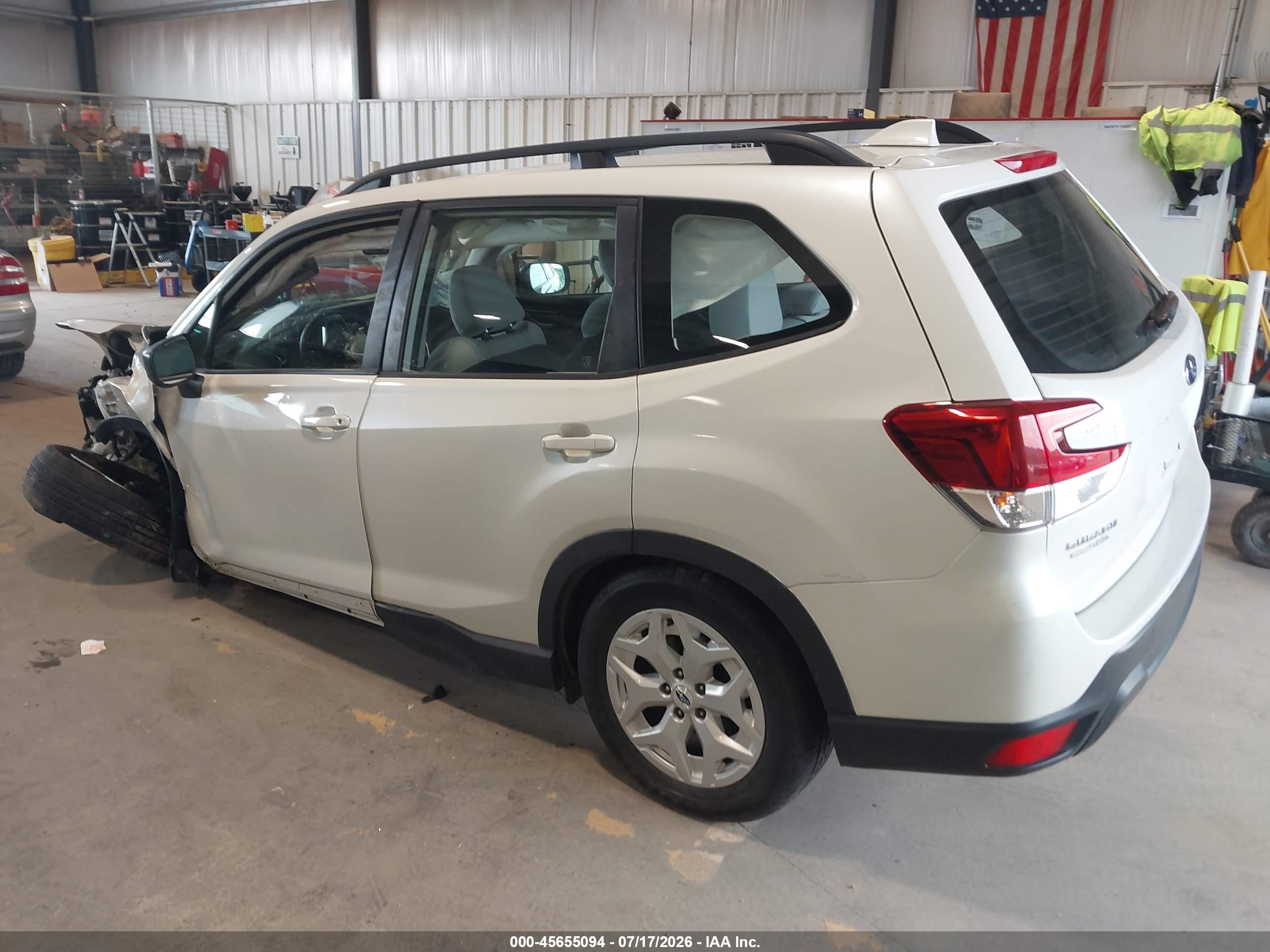 2019 Subaru Forester   White vin: JF2SKACCXKH450548