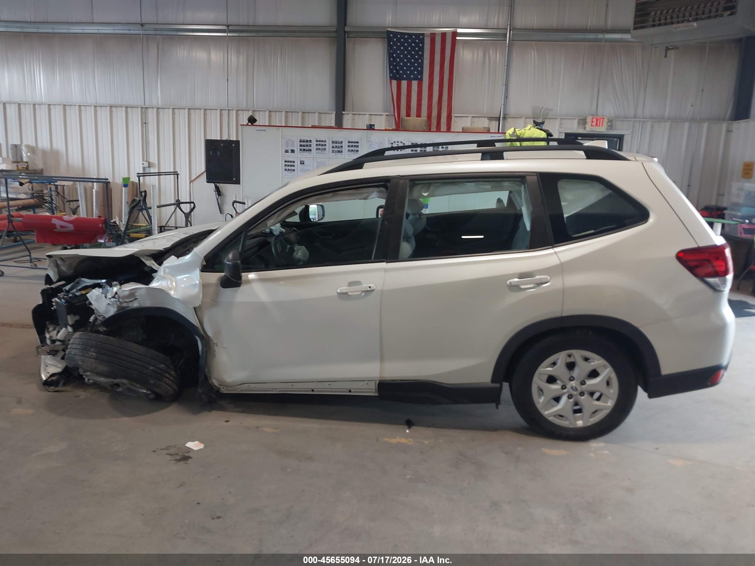 2019 Subaru Forester   White vin: JF2SKACCXKH450548
