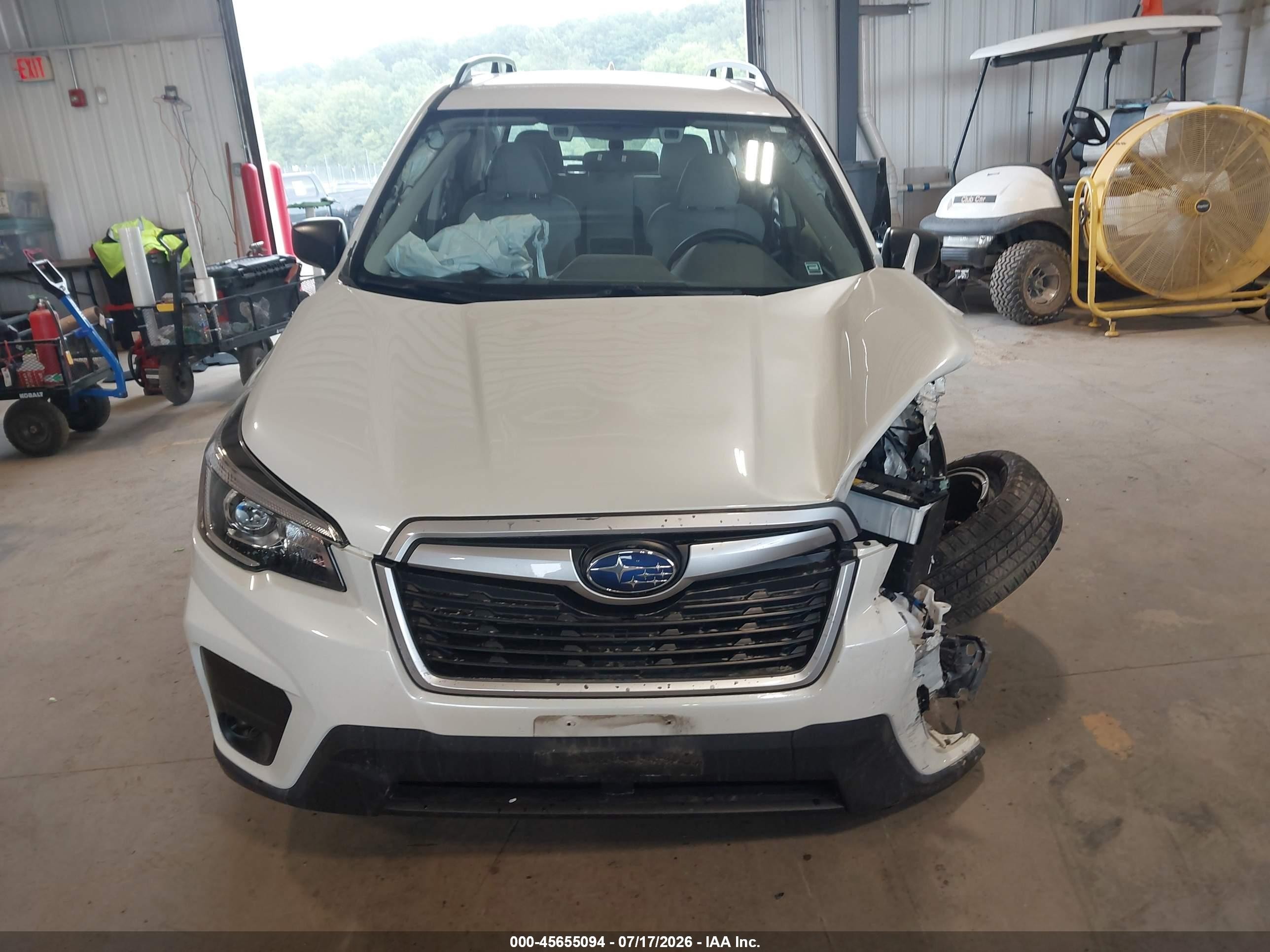 2019 Subaru Forester   White vin: JF2SKACCXKH450548
