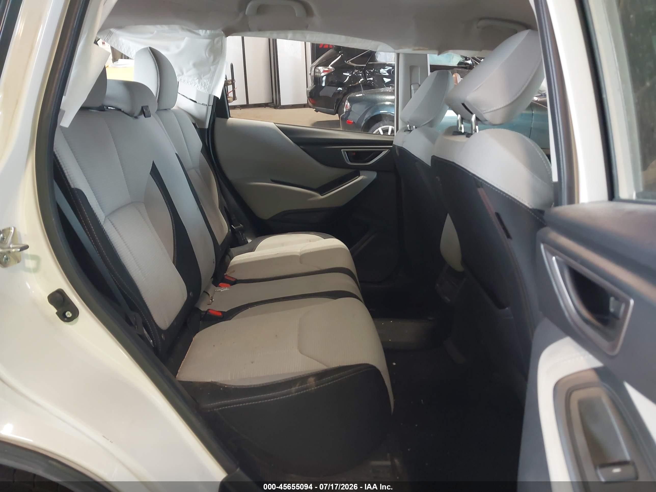 2019 Subaru Forester   White vin: JF2SKACCXKH450548