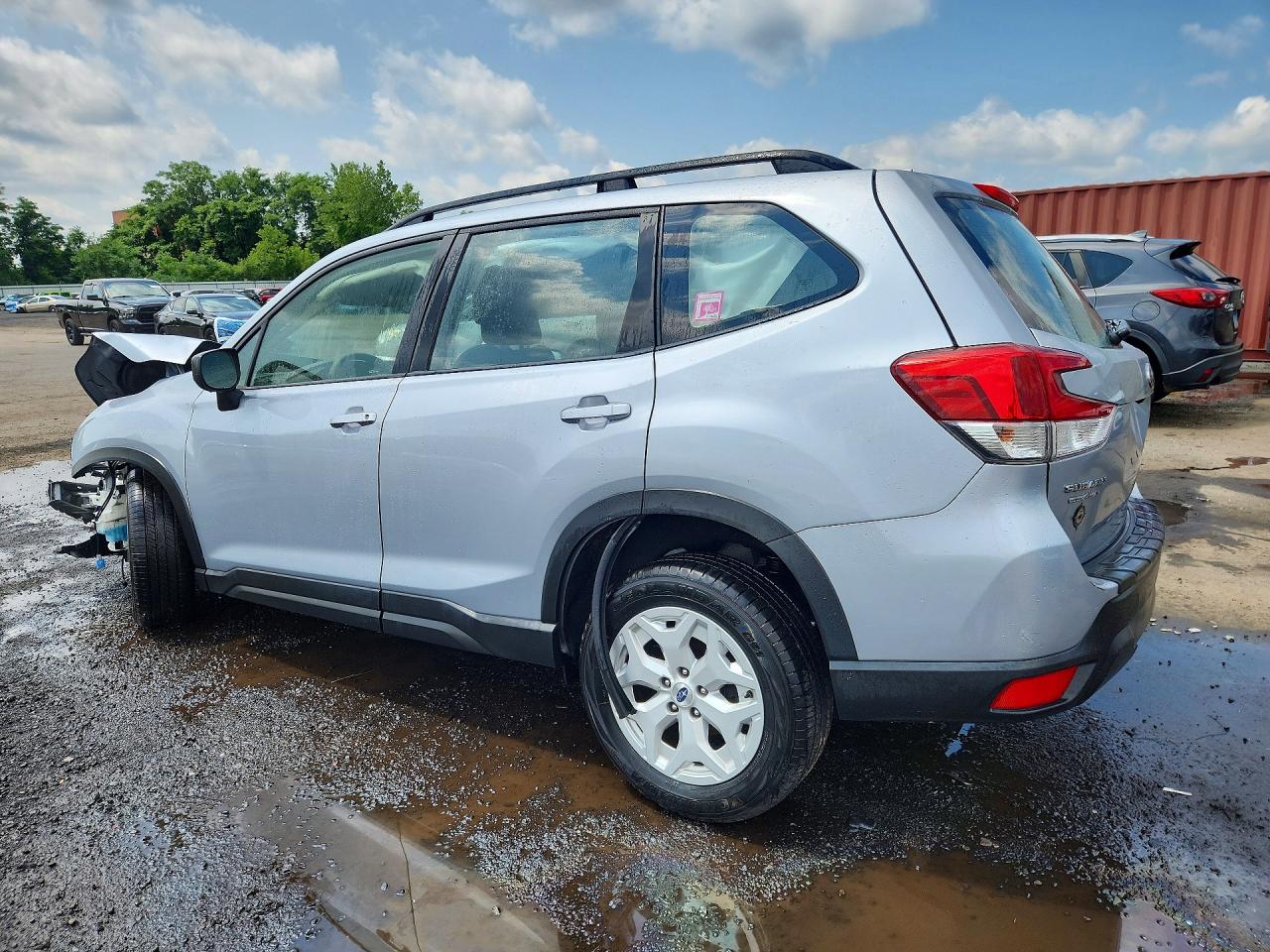 2021 Subaru Forester Silver vin: JF2SKADC0MH418984
