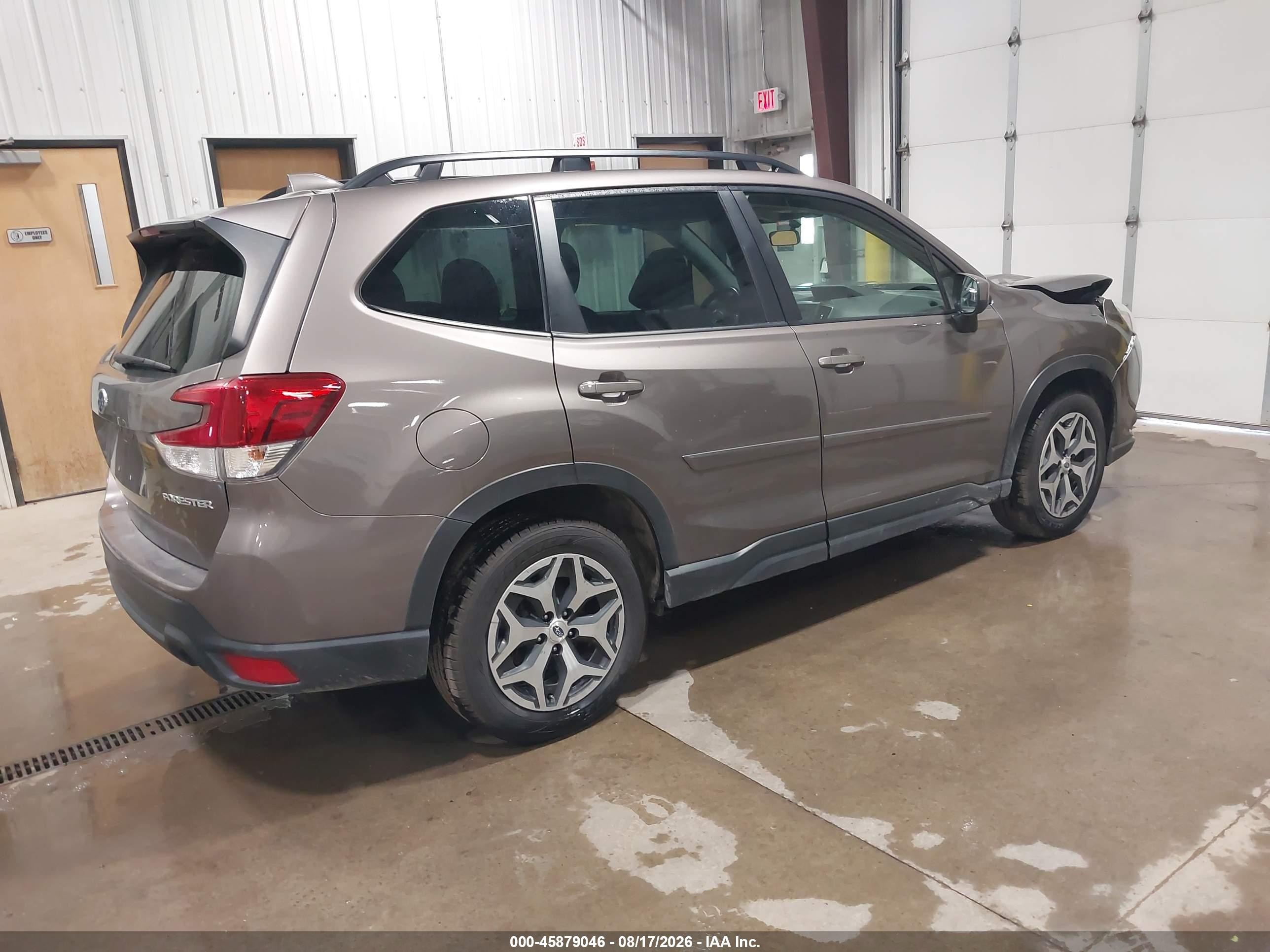 2022 Subaru Forester Premium Brown vin: JF2SKADC0NH426231