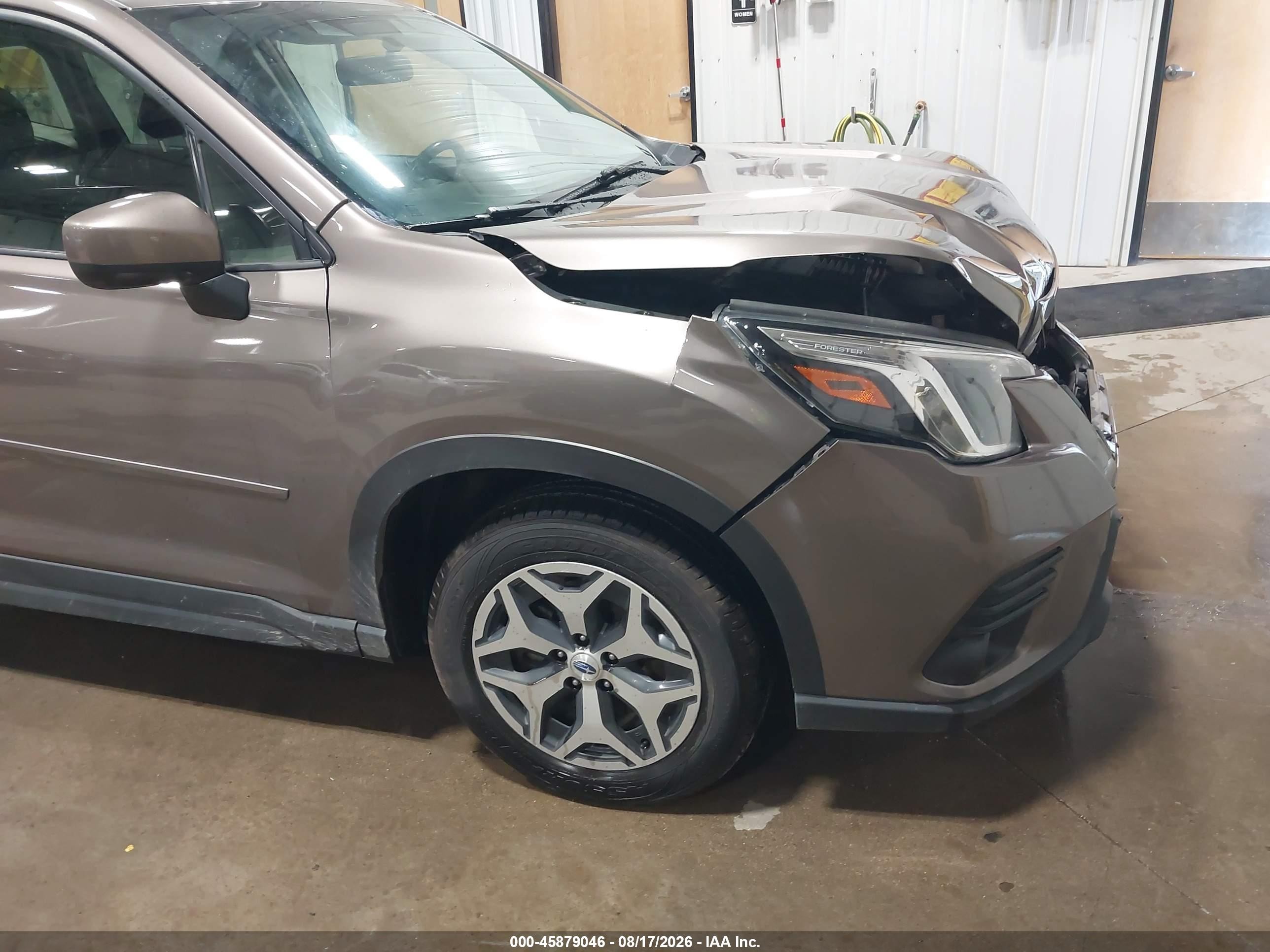 2022 Subaru Forester Premium Brown vin: JF2SKADC0NH426231