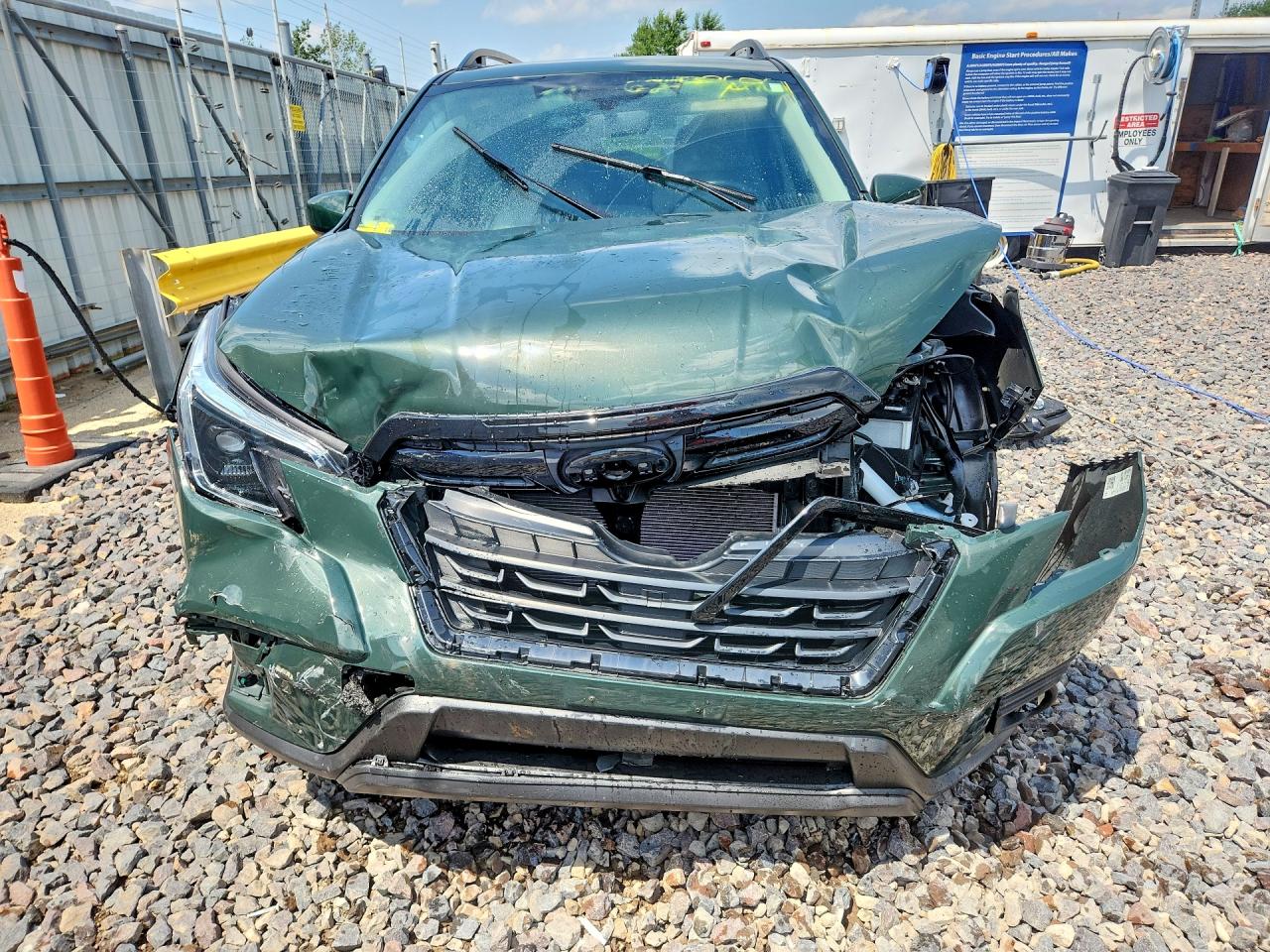 2023 Subaru Forester Premium Green vin: JF2SKADC0PH484214