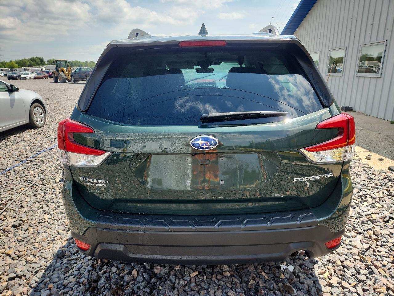2023 Subaru Forester Premium Green vin: JF2SKADC0PH484214