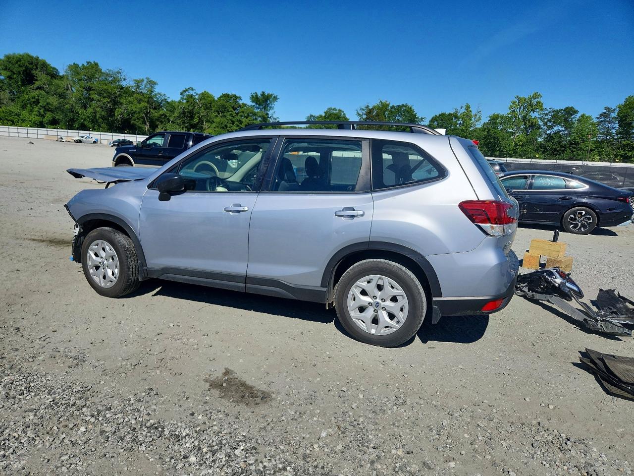 2021 Subaru Forester Серебряный vin: JF2SKADC1MH415365