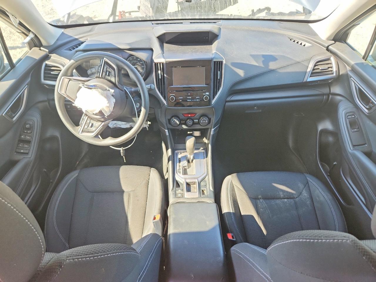 2021 Subaru Forester Серебряный vin: JF2SKADC1MH415365
