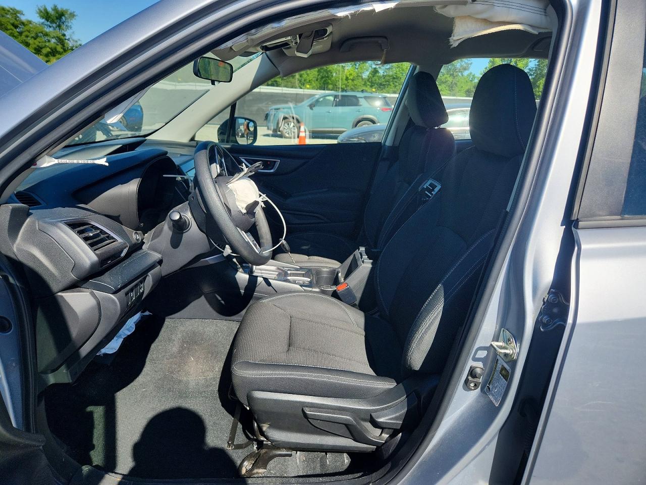2021 Subaru Forester Серебряный vin: JF2SKADC1MH415365