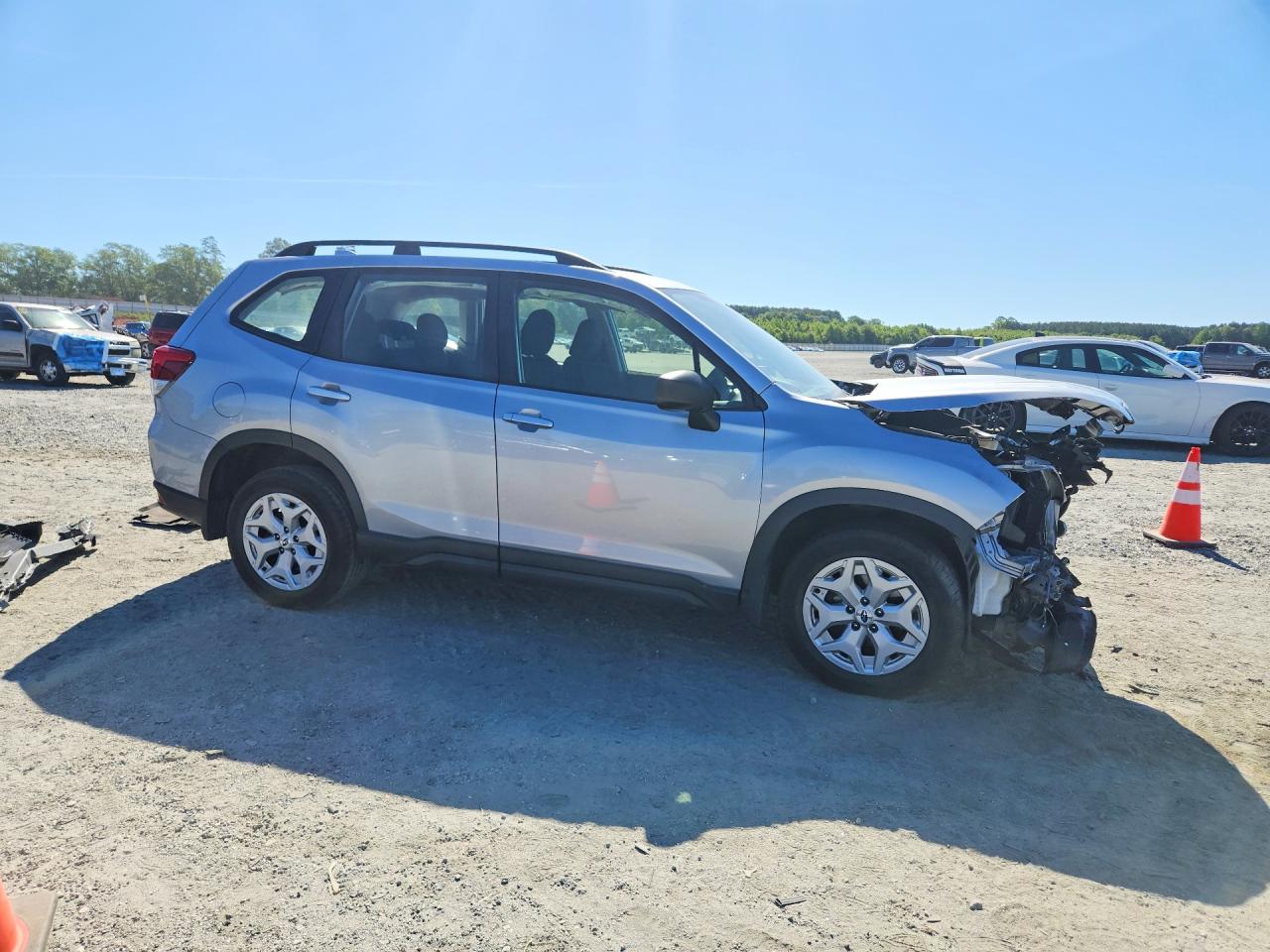 2021 Subaru Forester Серебряный vin: JF2SKADC1MH415365