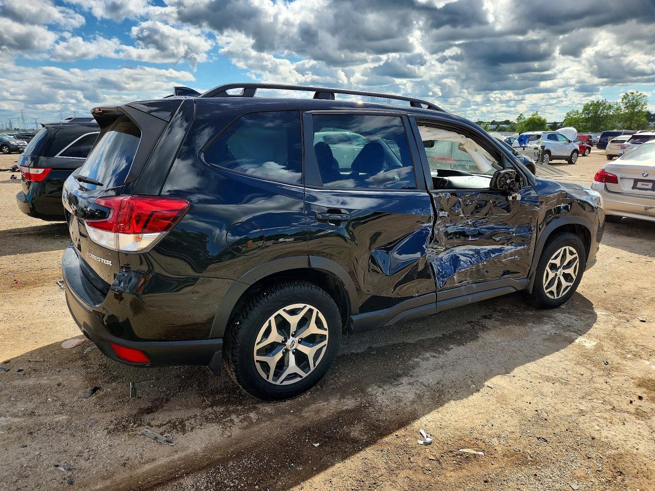 2023 Subaru Forester Premium Черный vin: JF2SKADC1PH492094