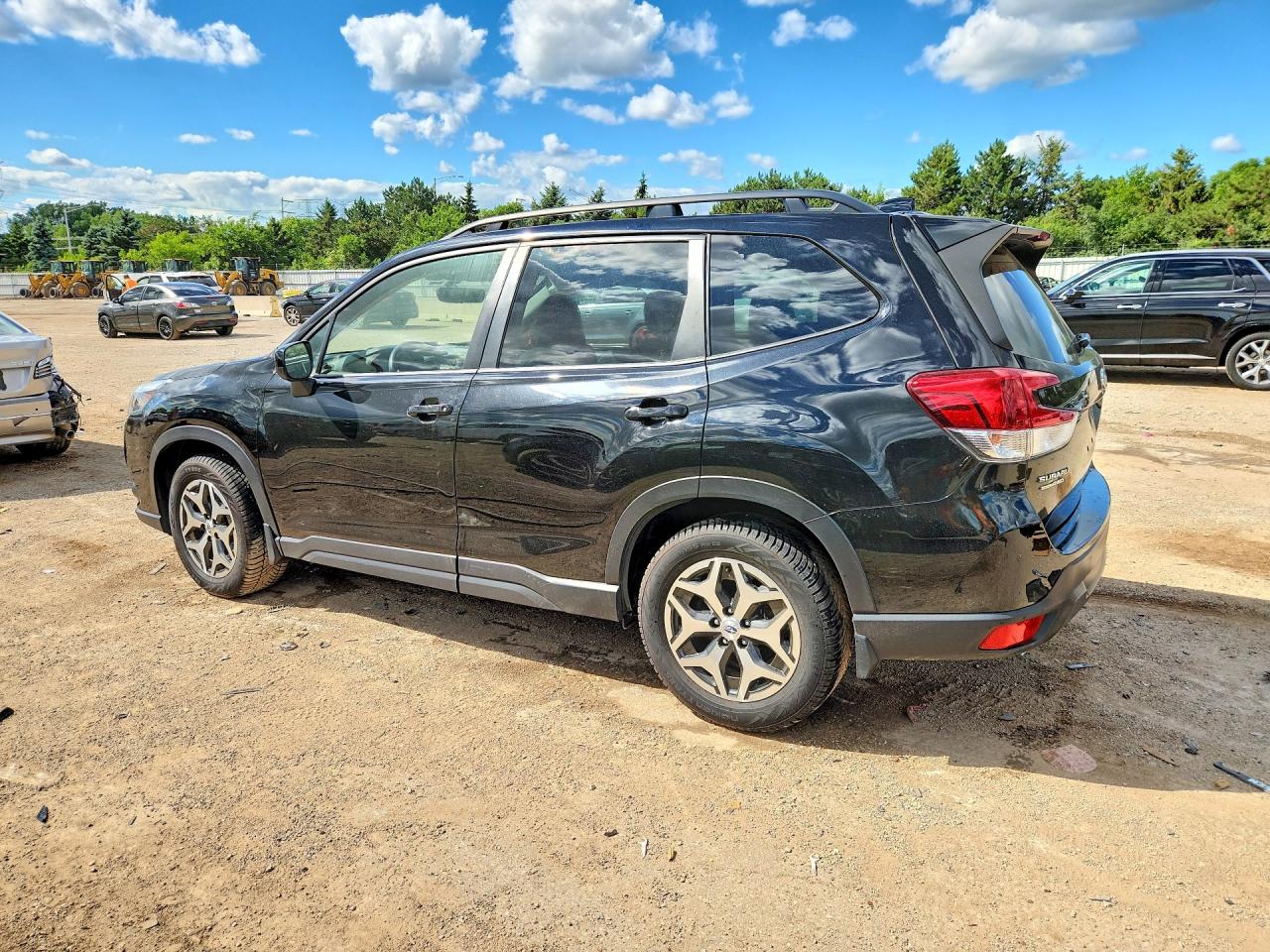 2023 Subaru Forester Premium Черный vin: JF2SKADC1PH492094