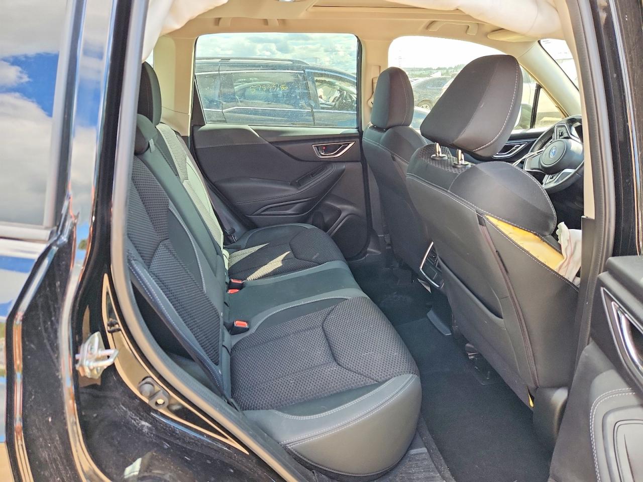 2023 Subaru Forester Premium Черный vin: JF2SKADC1PH492094