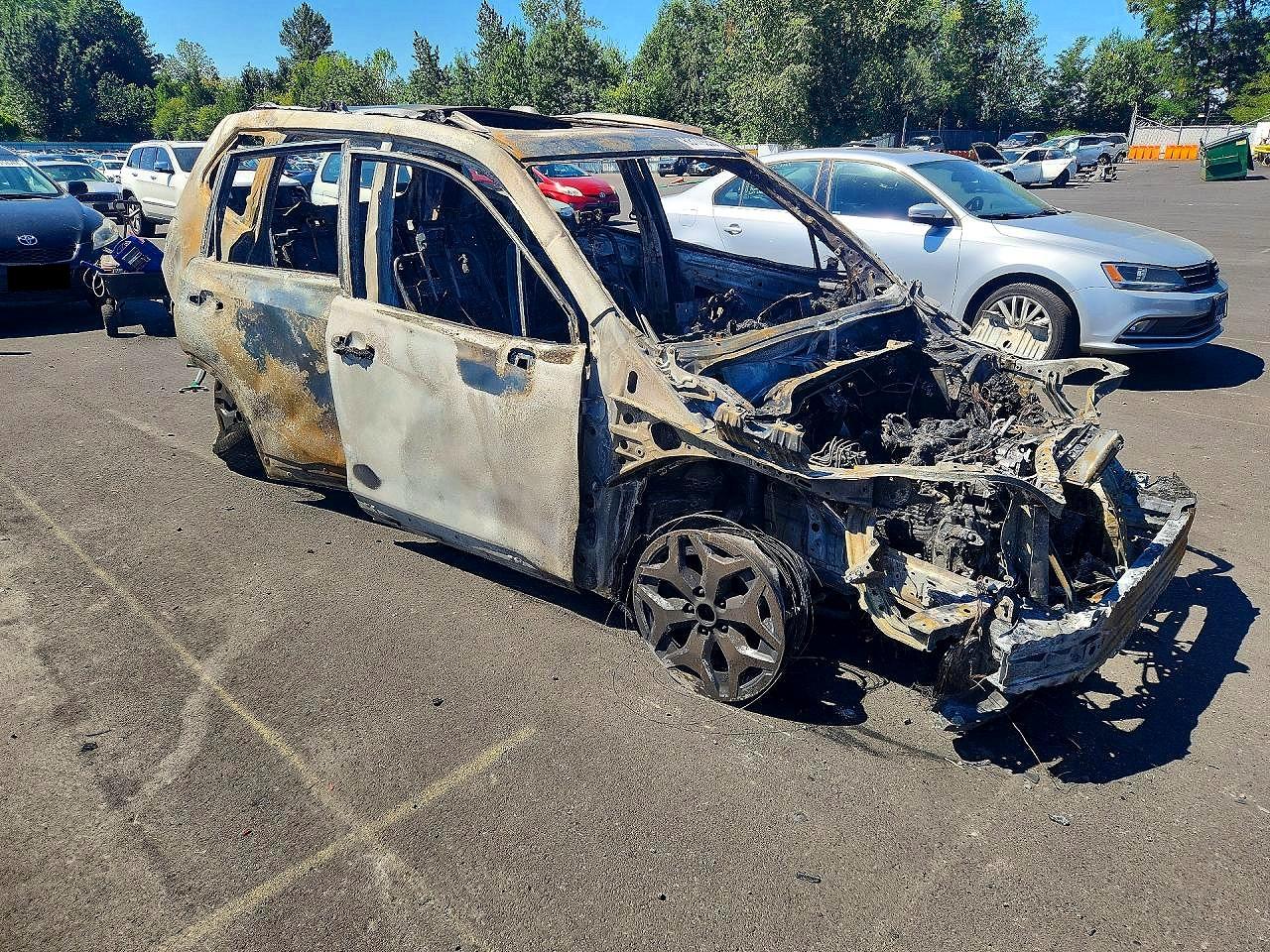 2024 Subaru Forester Premium Burn vin: JF2SKADC1RH468669