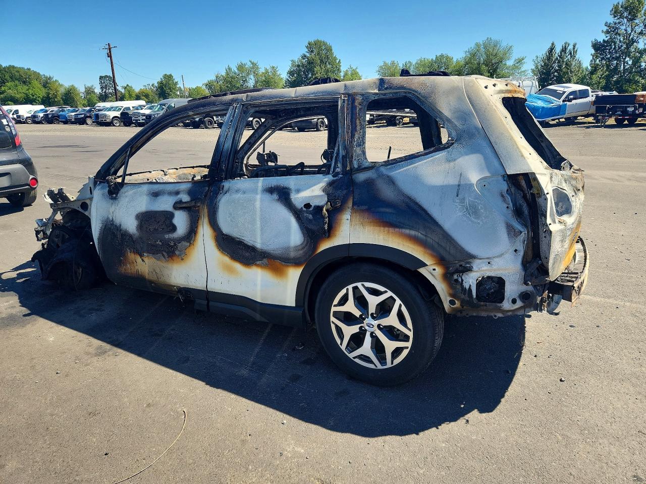2024 Subaru Forester Premium Burn vin: JF2SKADC1RH468669