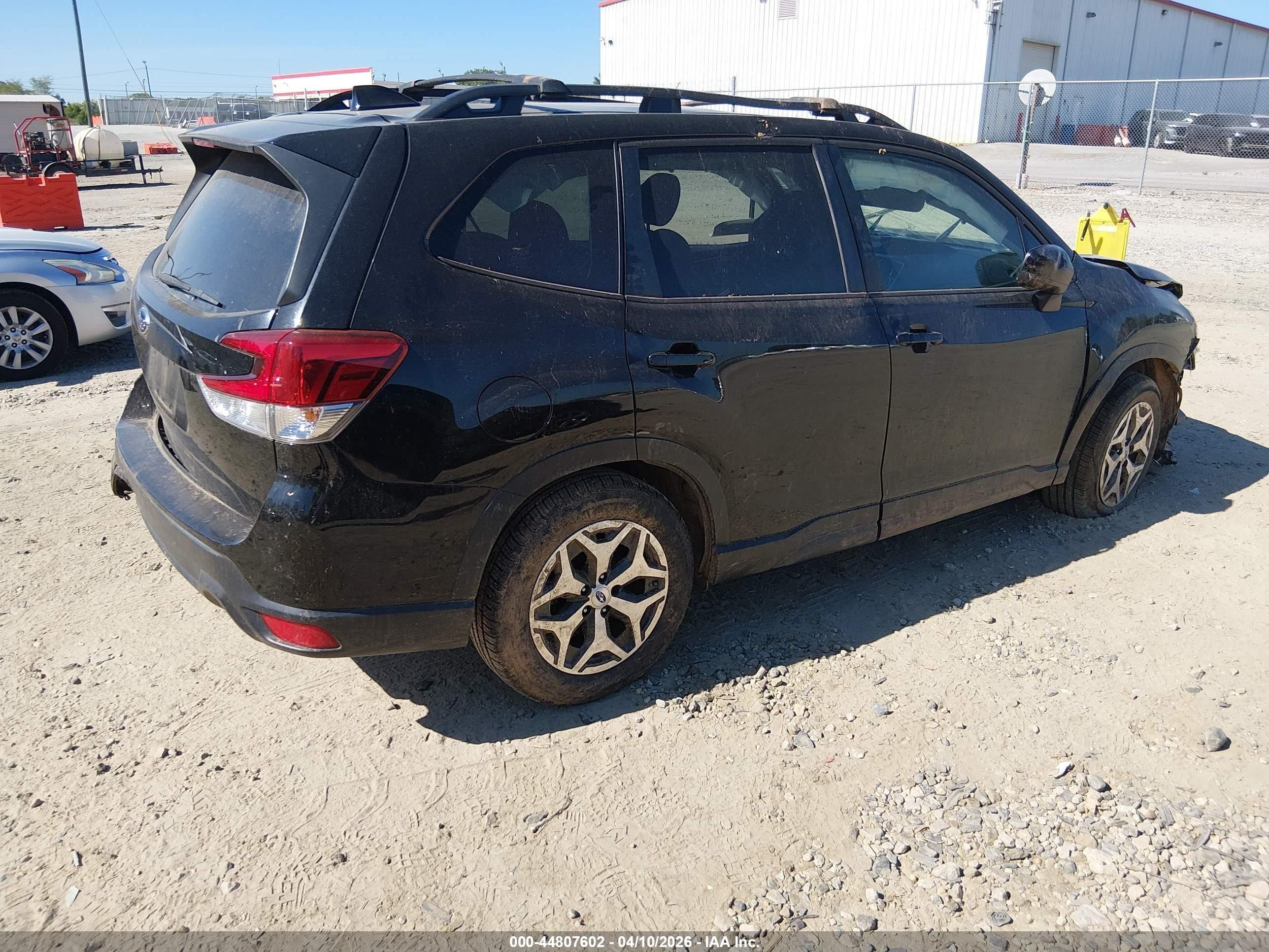 2022 Subaru Forester Premium Black vin: JF2SKADC2NH413500