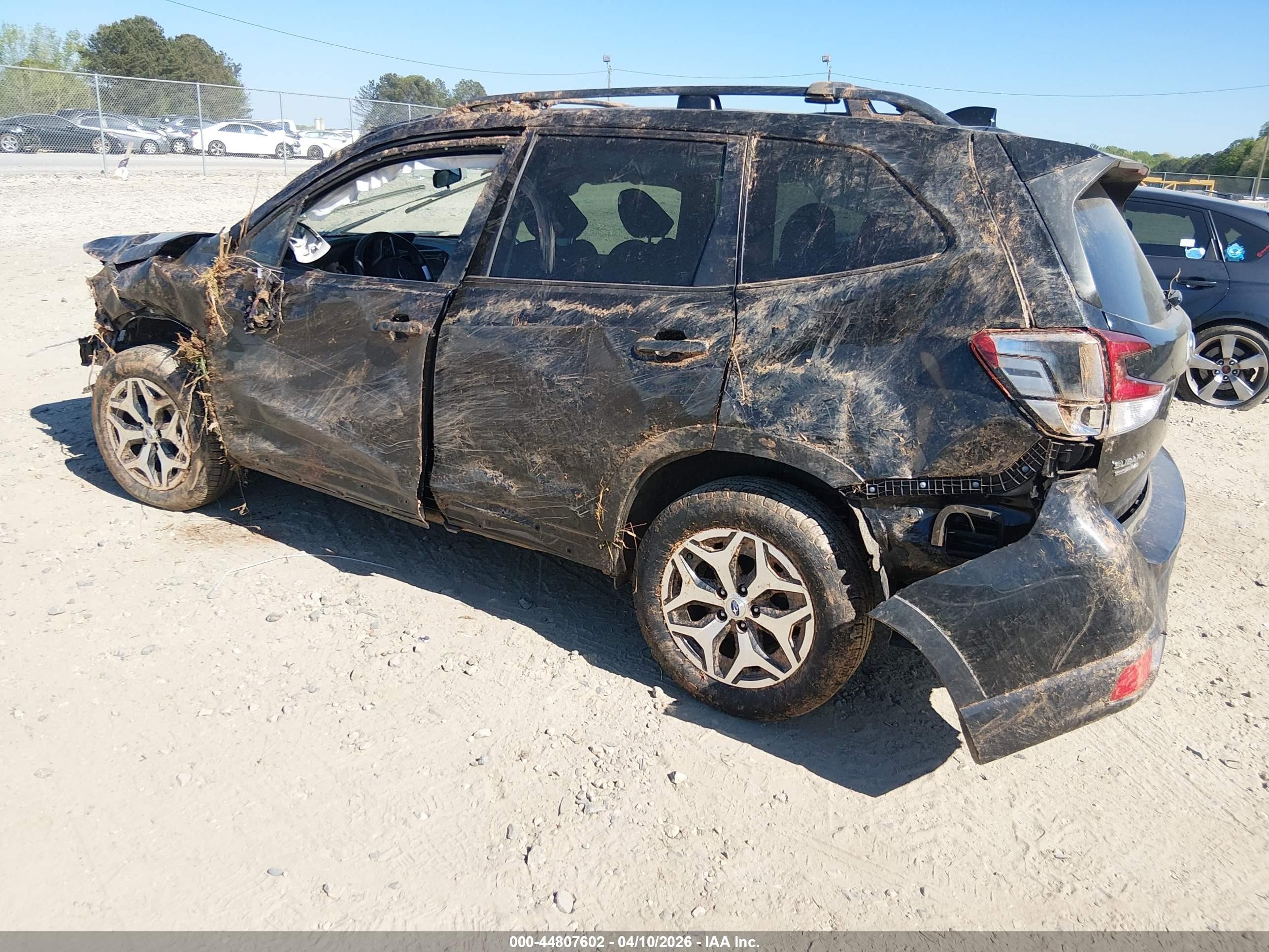 2022 Subaru Forester Premium Black vin: JF2SKADC2NH413500