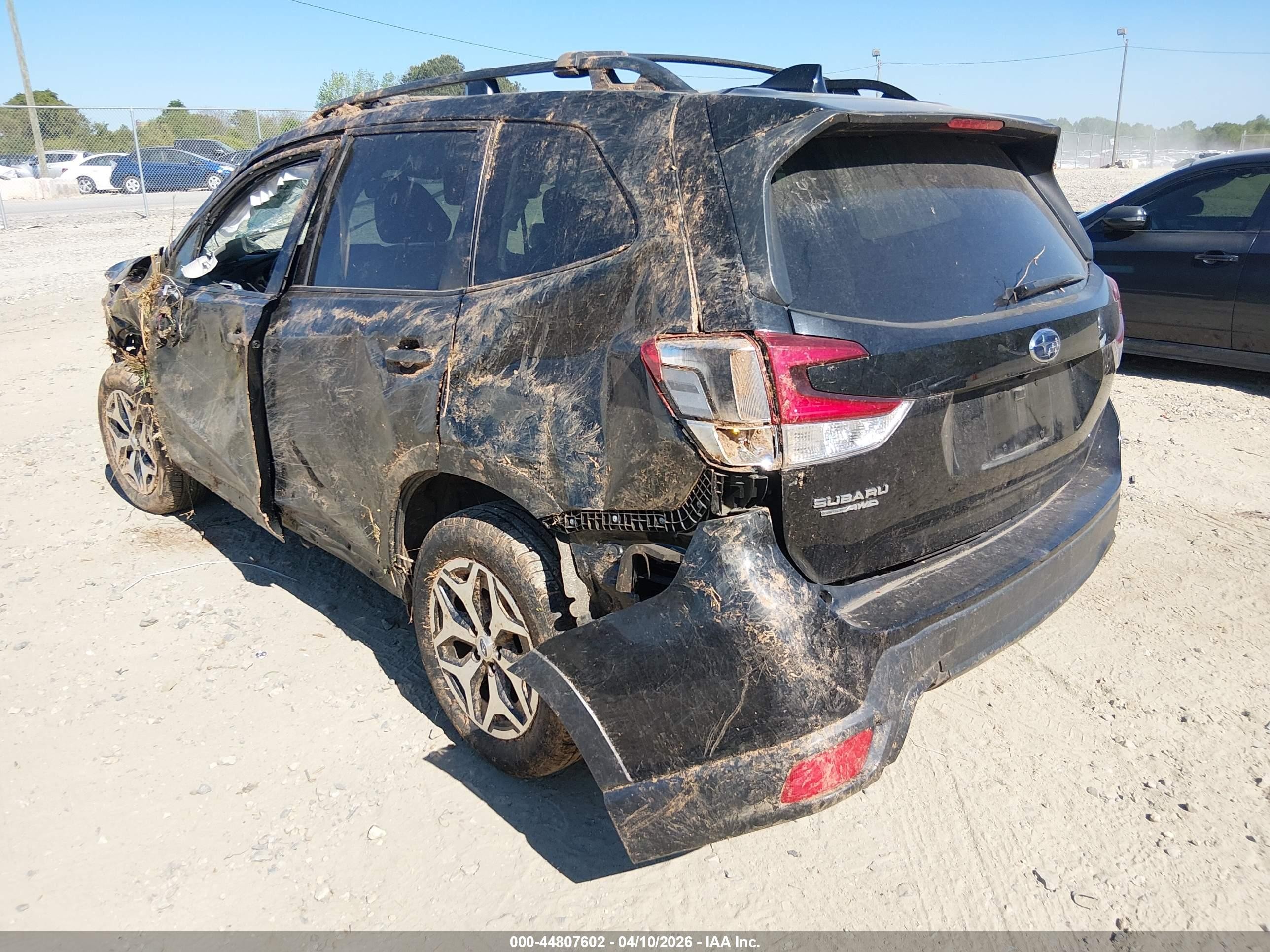 2022 Subaru Forester Premium Black vin: JF2SKADC2NH413500