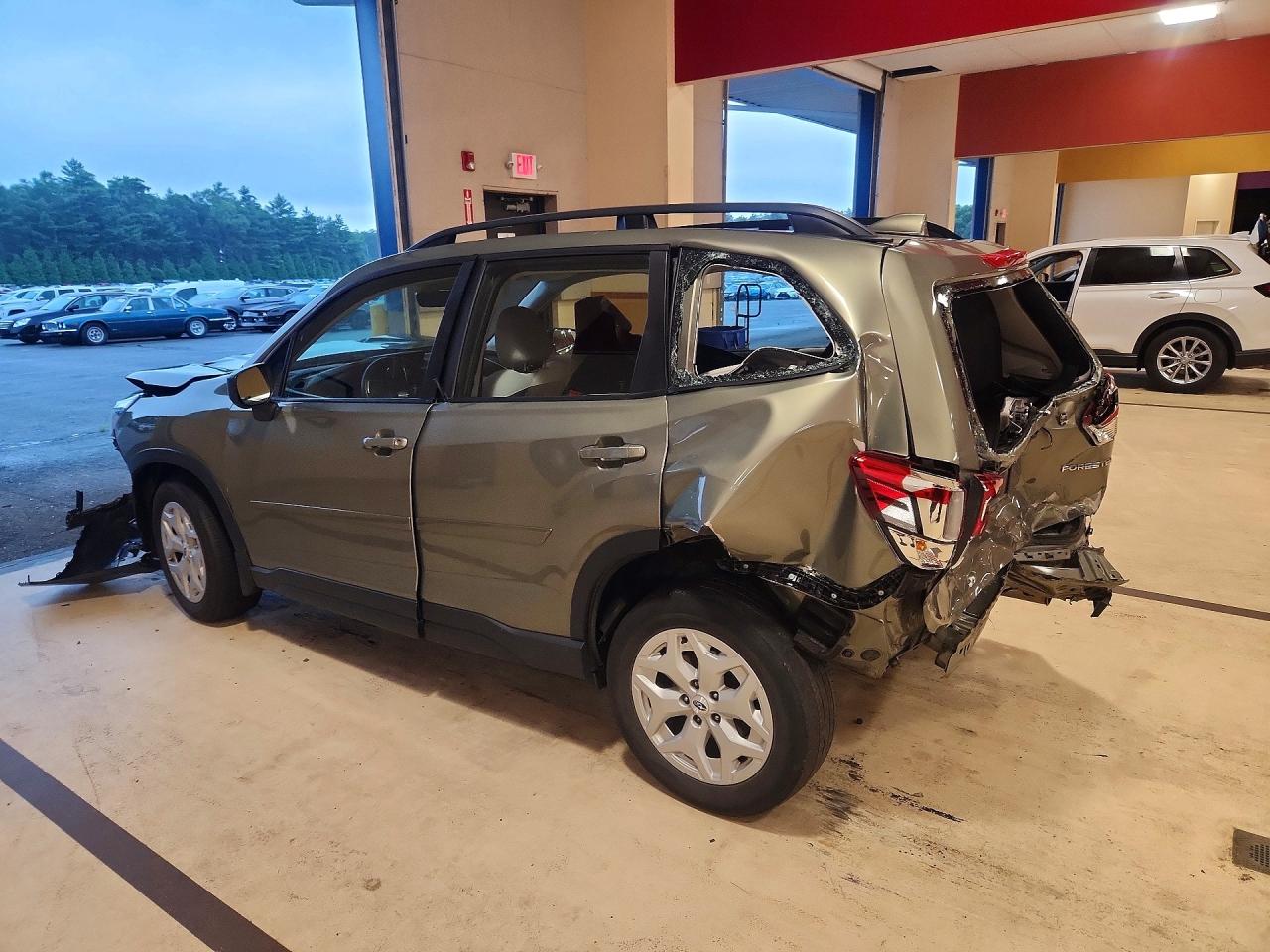2021 Subaru Forester Green vin: JF2SKADC3MH569141