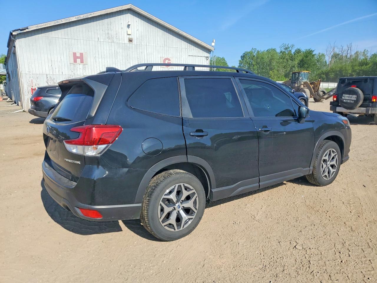 2022 Subaru Forester Premium Black vin: JF2SKADC4NH487615