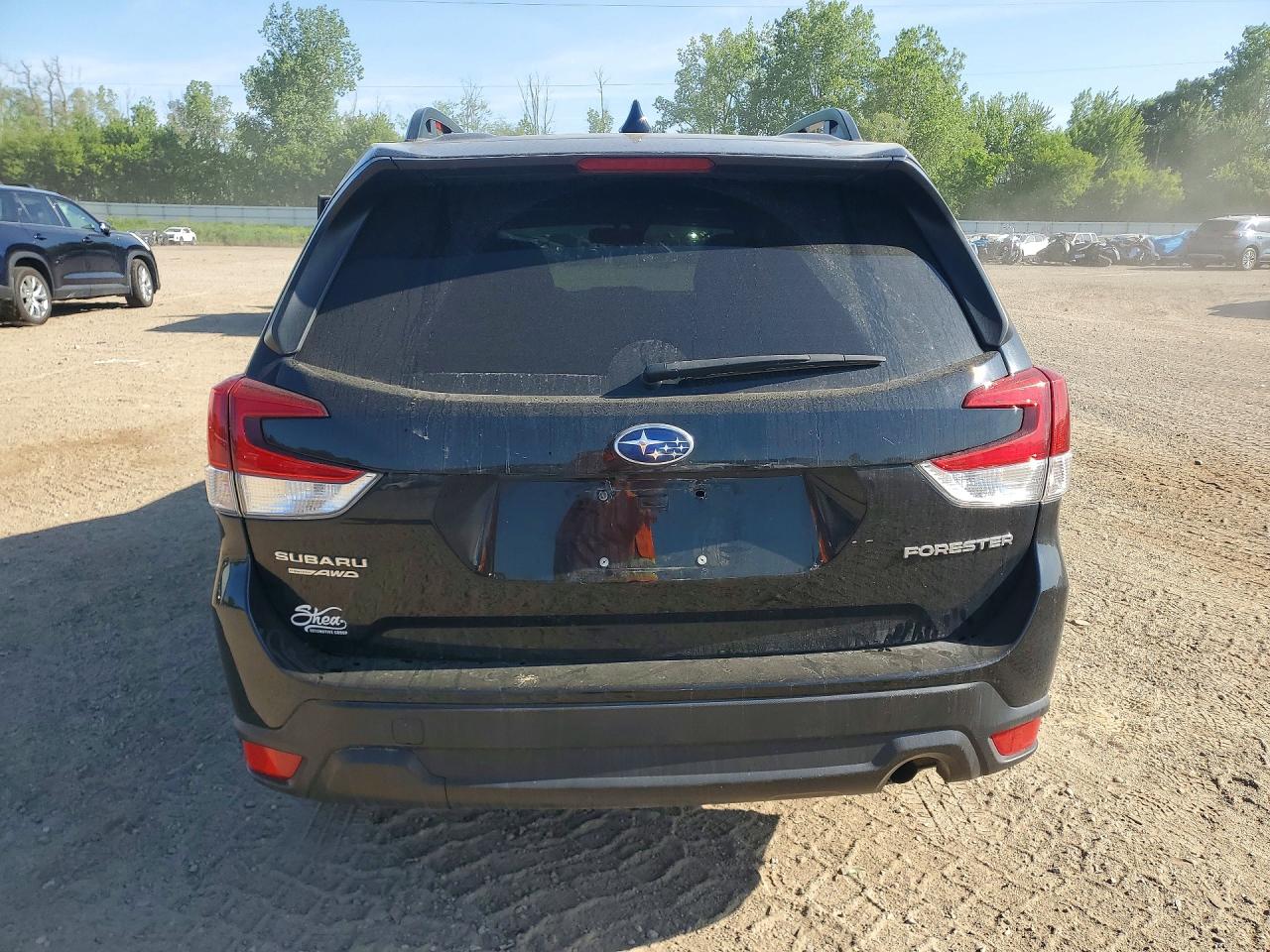 2022 Subaru Forester Premium Black vin: JF2SKADC4NH487615