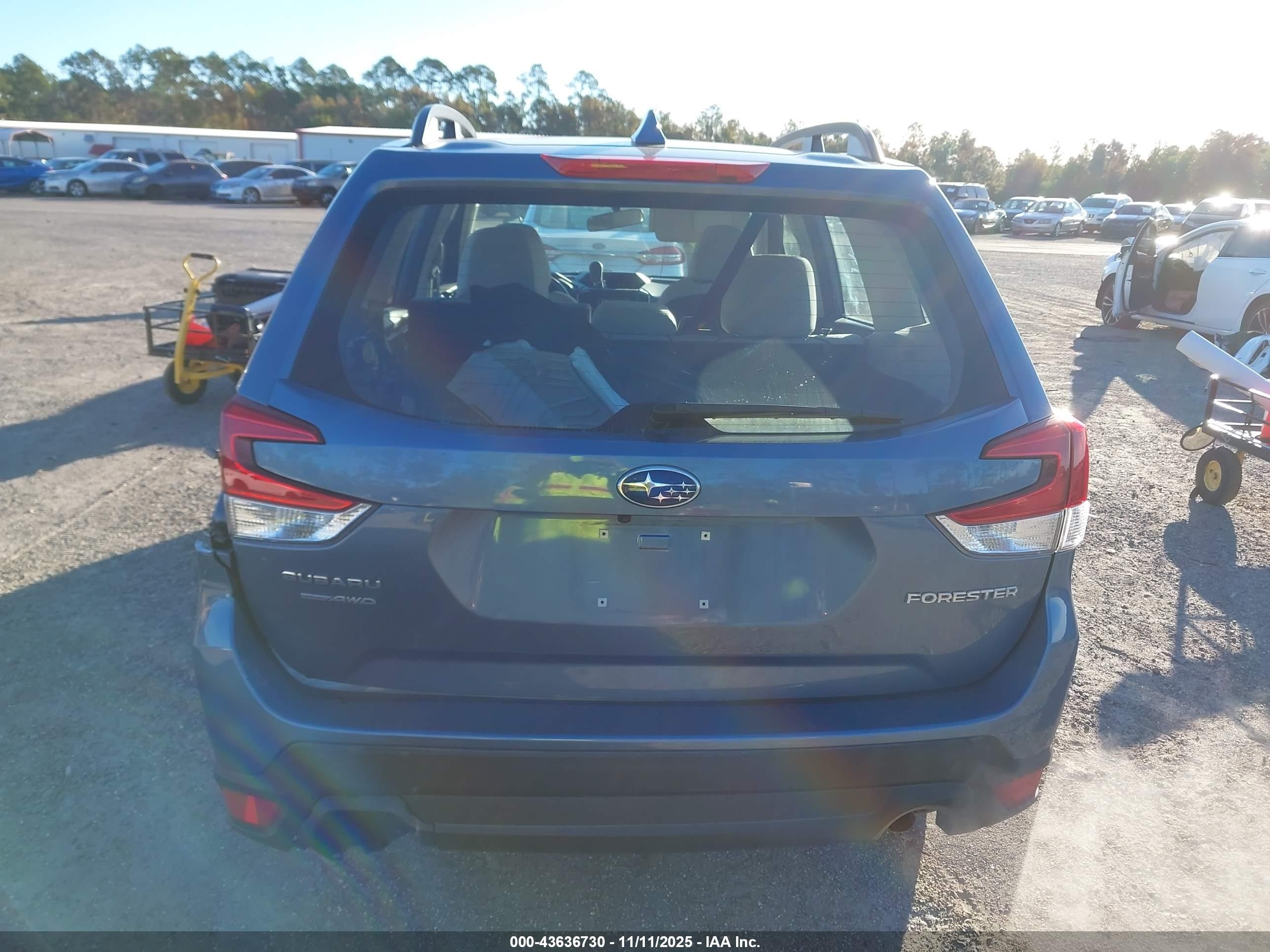 2021 Subaru Forester   Синий vin: JF2SKADC5MH484513