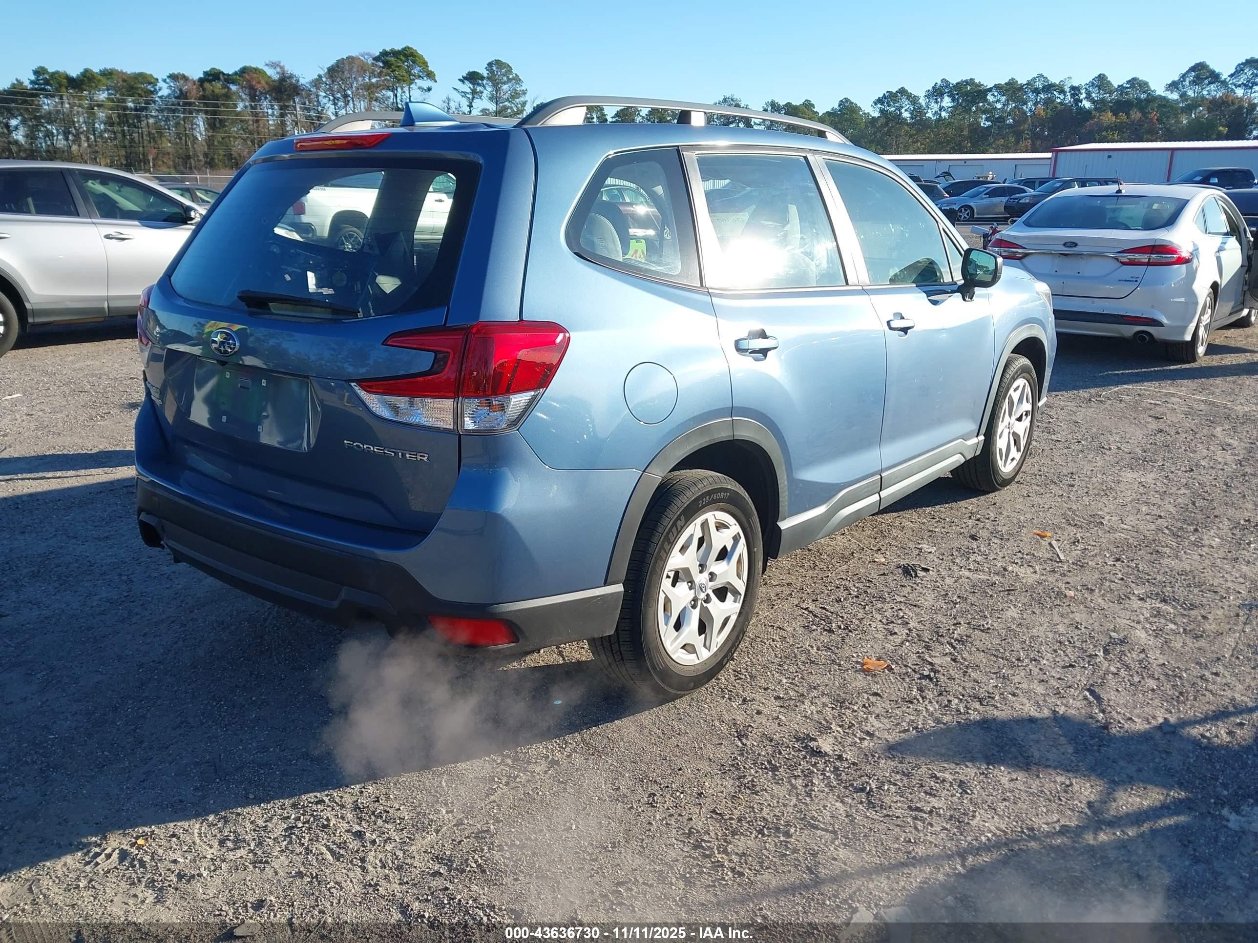 2021 Subaru Forester   Синий vin: JF2SKADC5MH484513