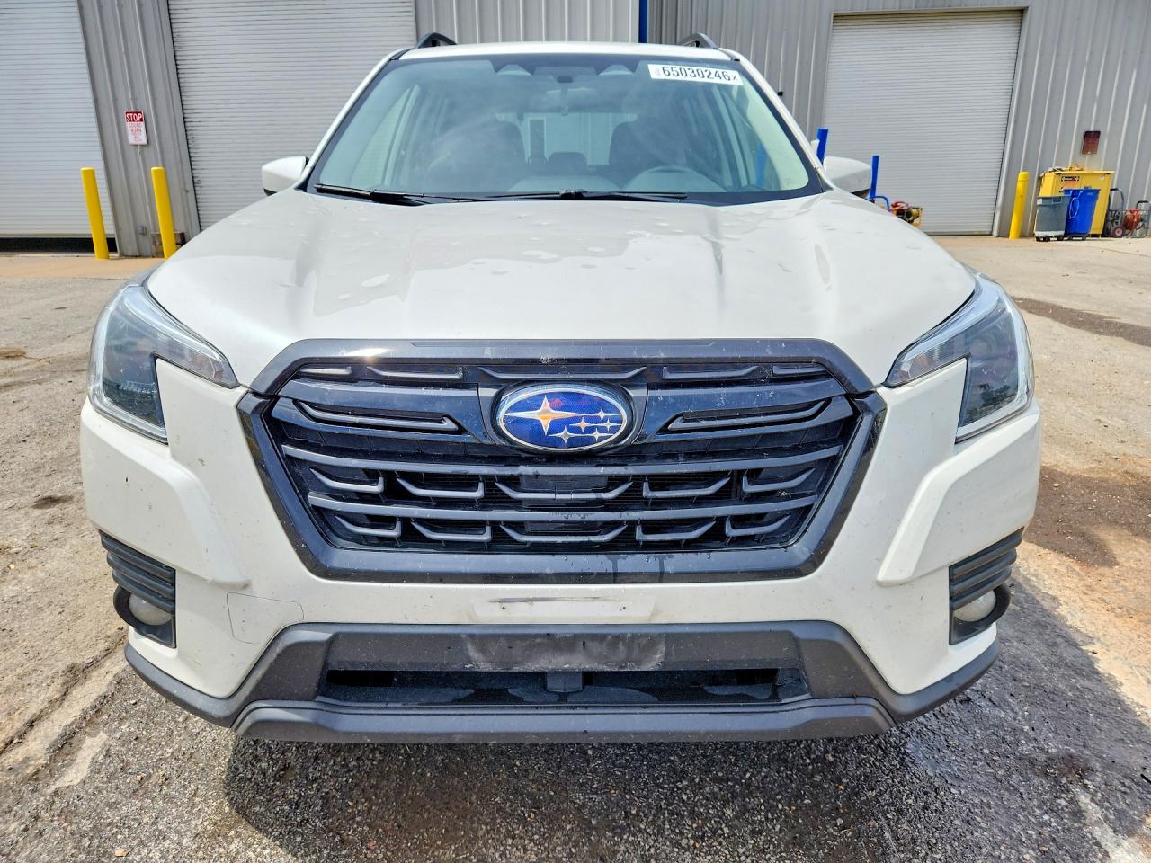 2023 Subaru Forester Premium White vin: JF2SKADC5PH448583