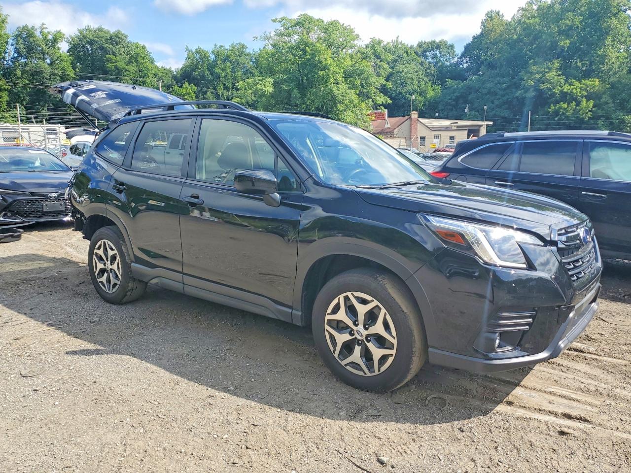 2024 Subaru Forester Premium Black vin: JF2SKADC8RH510044
