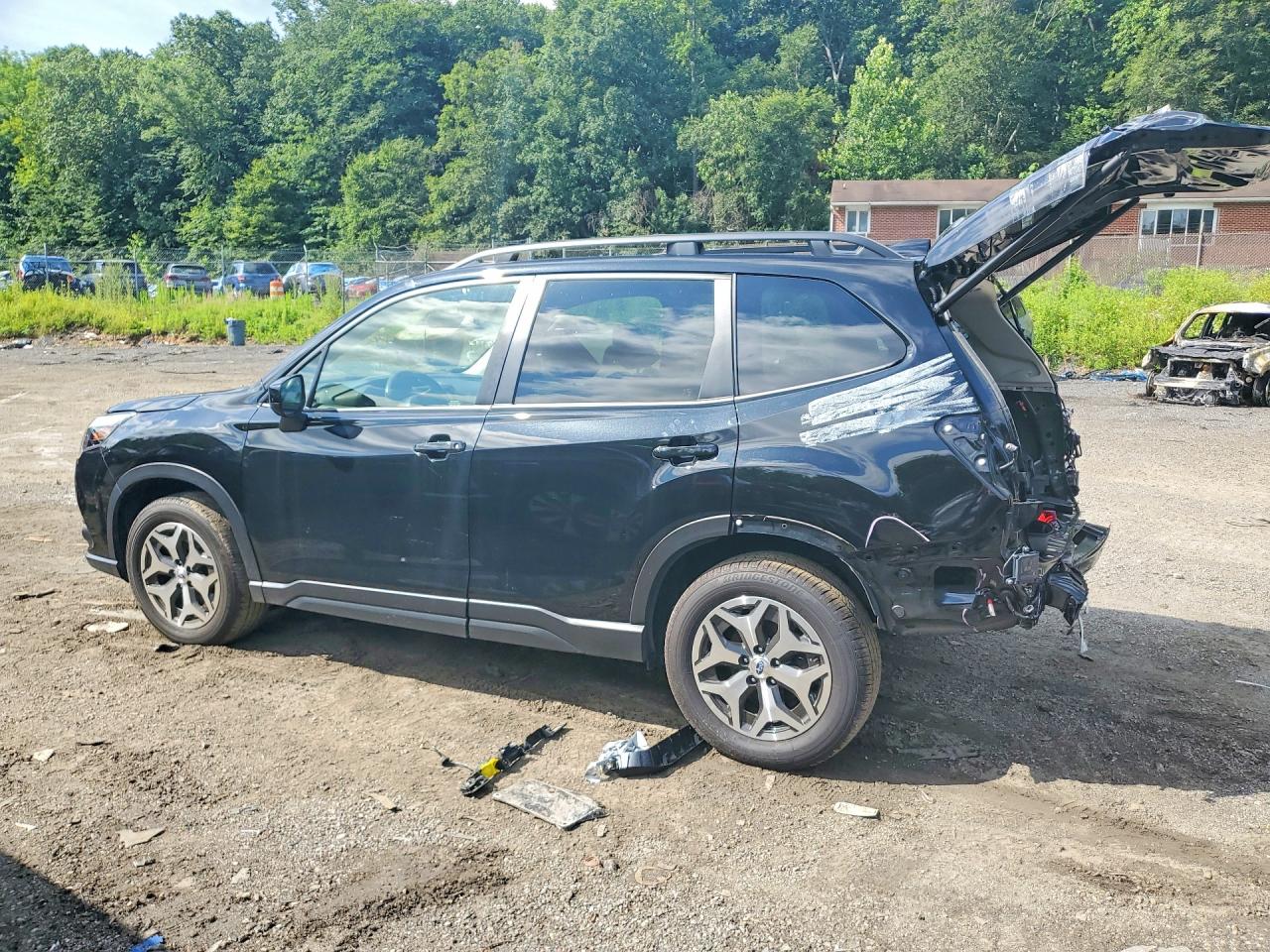 2024 Subaru Forester Premium Black vin: JF2SKADC8RH510044