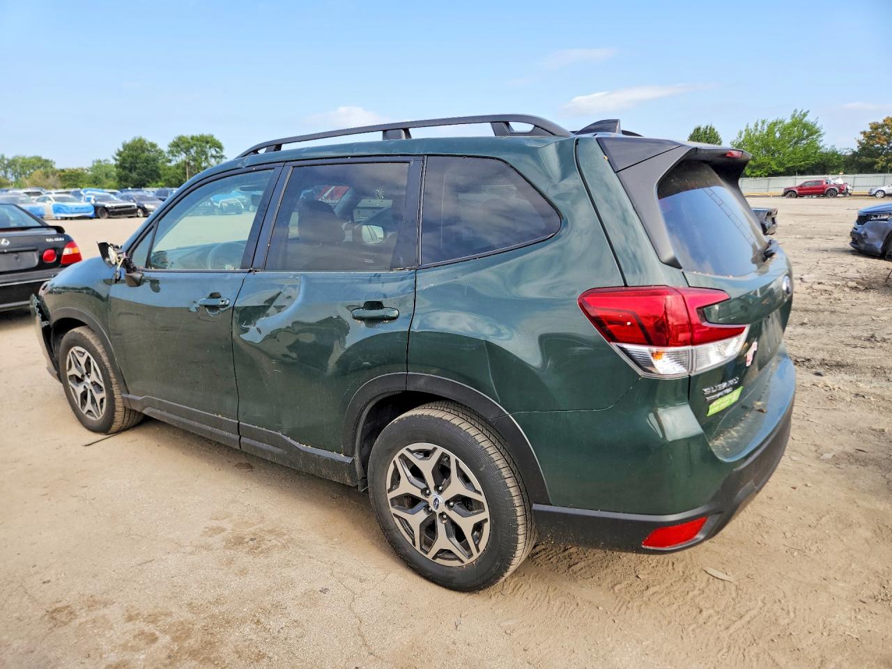 2024 Subaru Forester Premium Green vin: JF2SKADC8RH516894