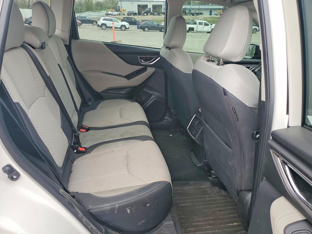2022 Subaru Forester Premium White vin: JF2SKADCXNH407928