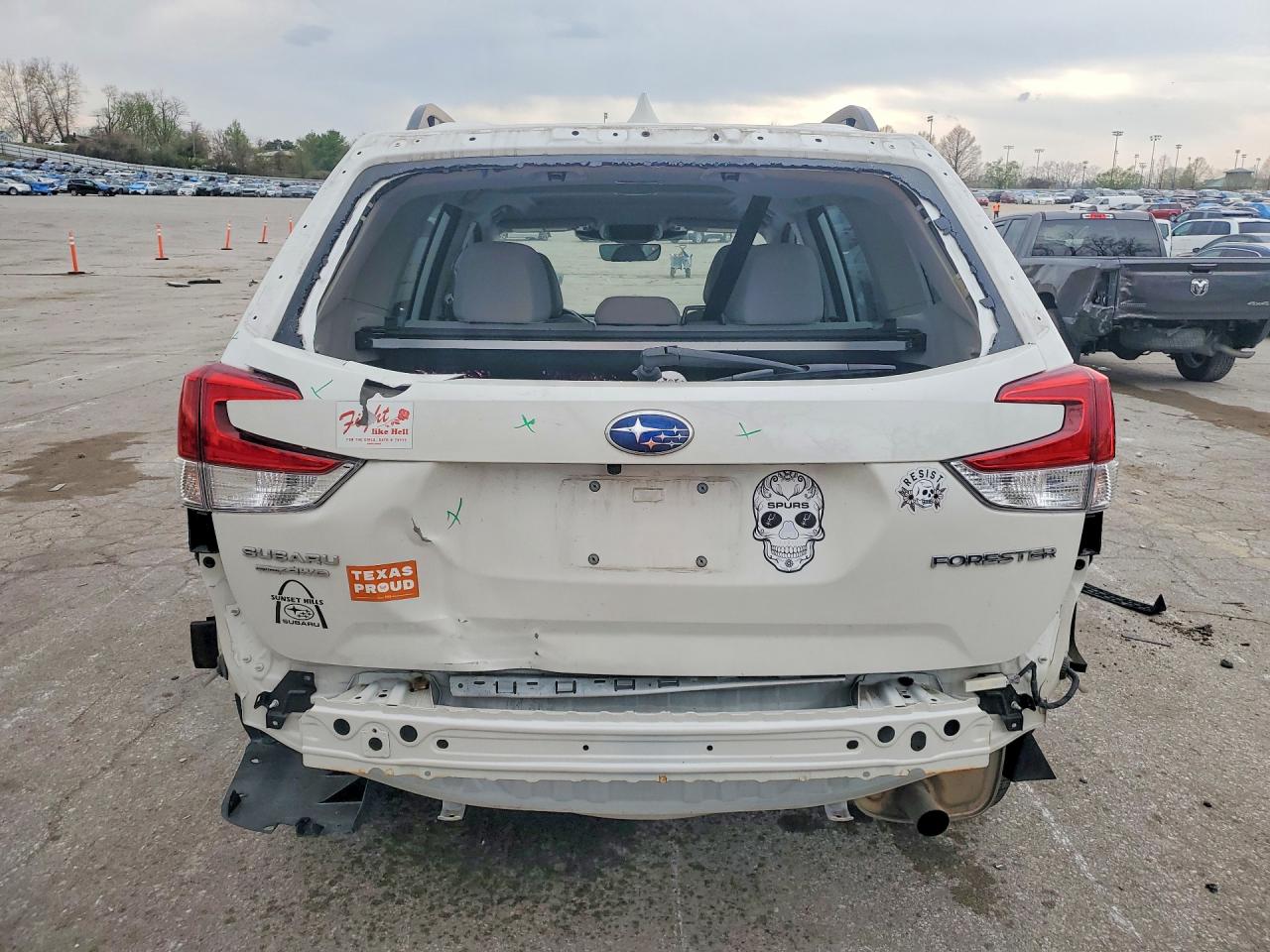 2022 Subaru Forester Premium White vin: JF2SKADCXNH407928