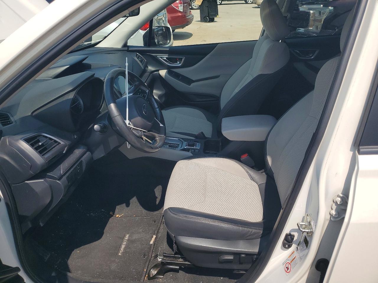 2019 Subaru Forester Premium Белый vin: JF2SKAEC0KH511483