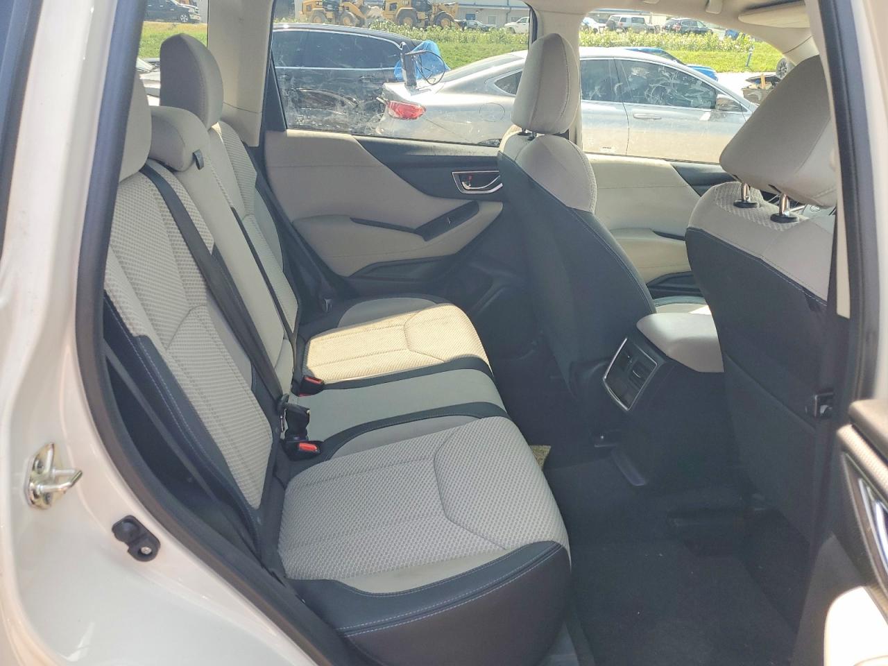 2019 Subaru Forester Premium Белый vin: JF2SKAEC0KH511483