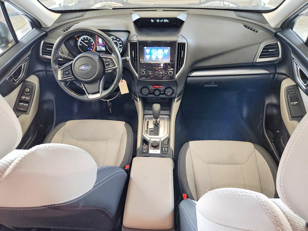 2019 Subaru Forester Premium White vin: JF2SKAEC1KH539132