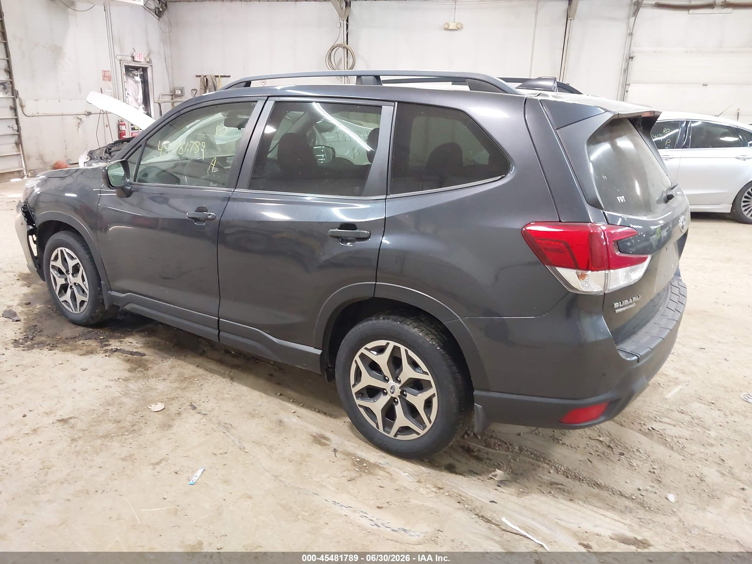 2019 Subaru Forester Premium Black vin: JF2SKAEC3KH411345