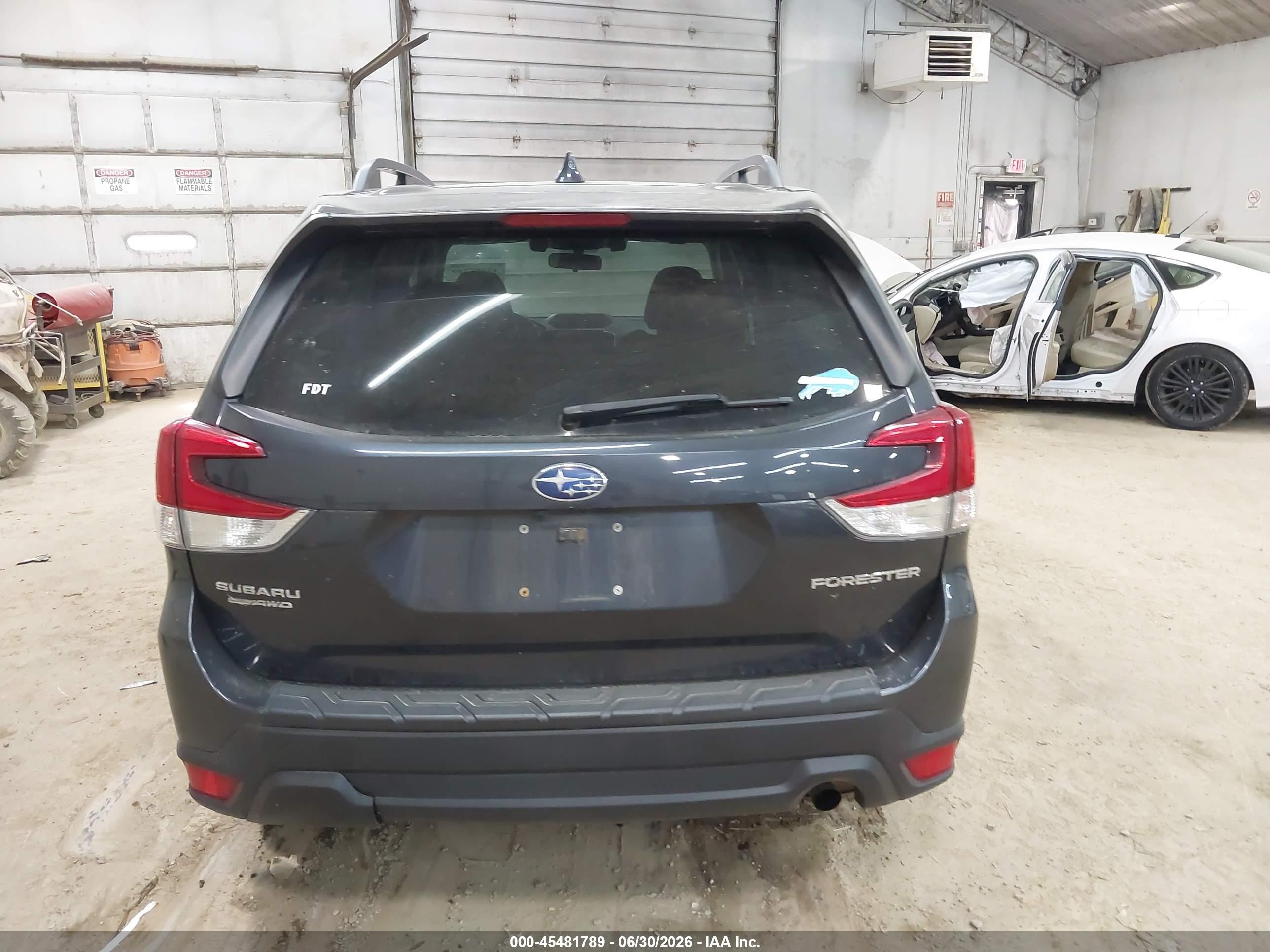 2019 Subaru Forester Premium Black vin: JF2SKAEC3KH411345