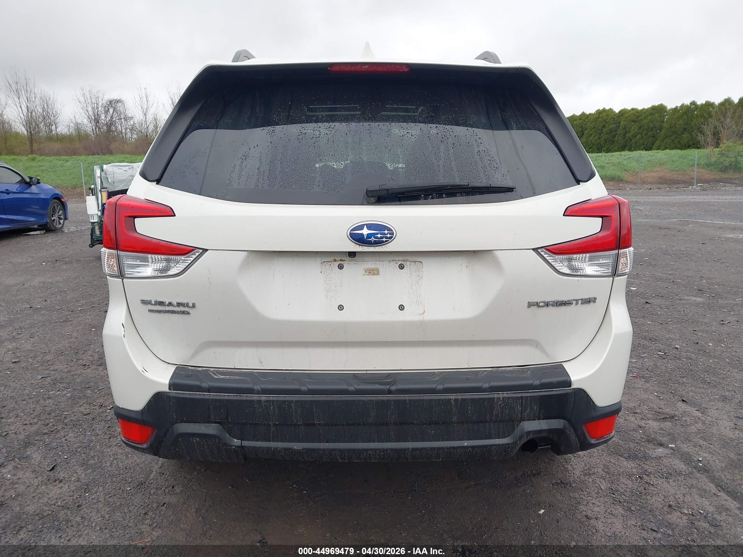 2019 Subaru Forester Premium White vin: JF2SKAEC3KH581866