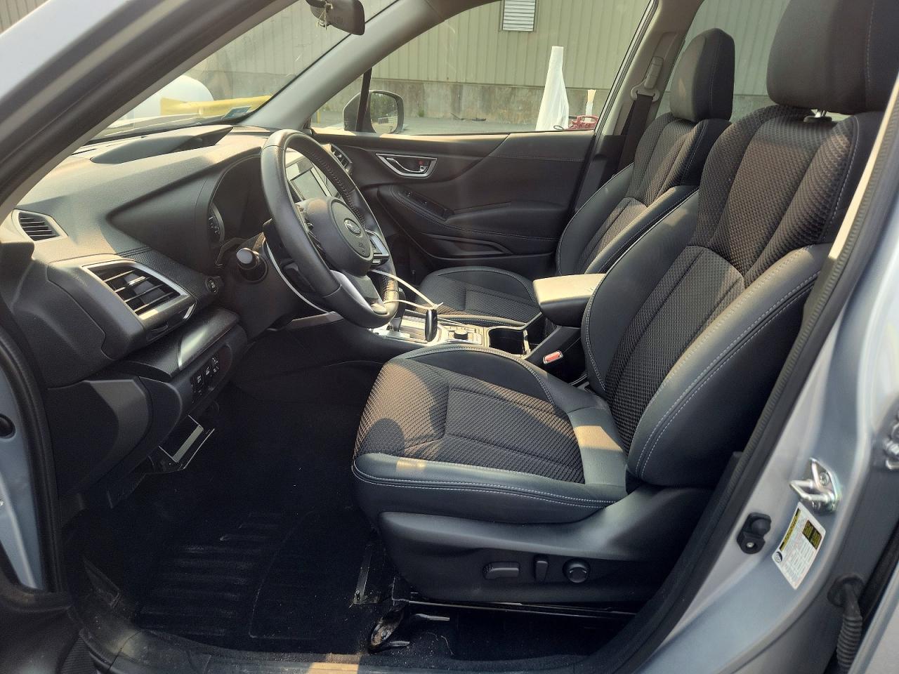 2023 Subaru Forester Premium Silver vin: JF2SKAEC4PH454762