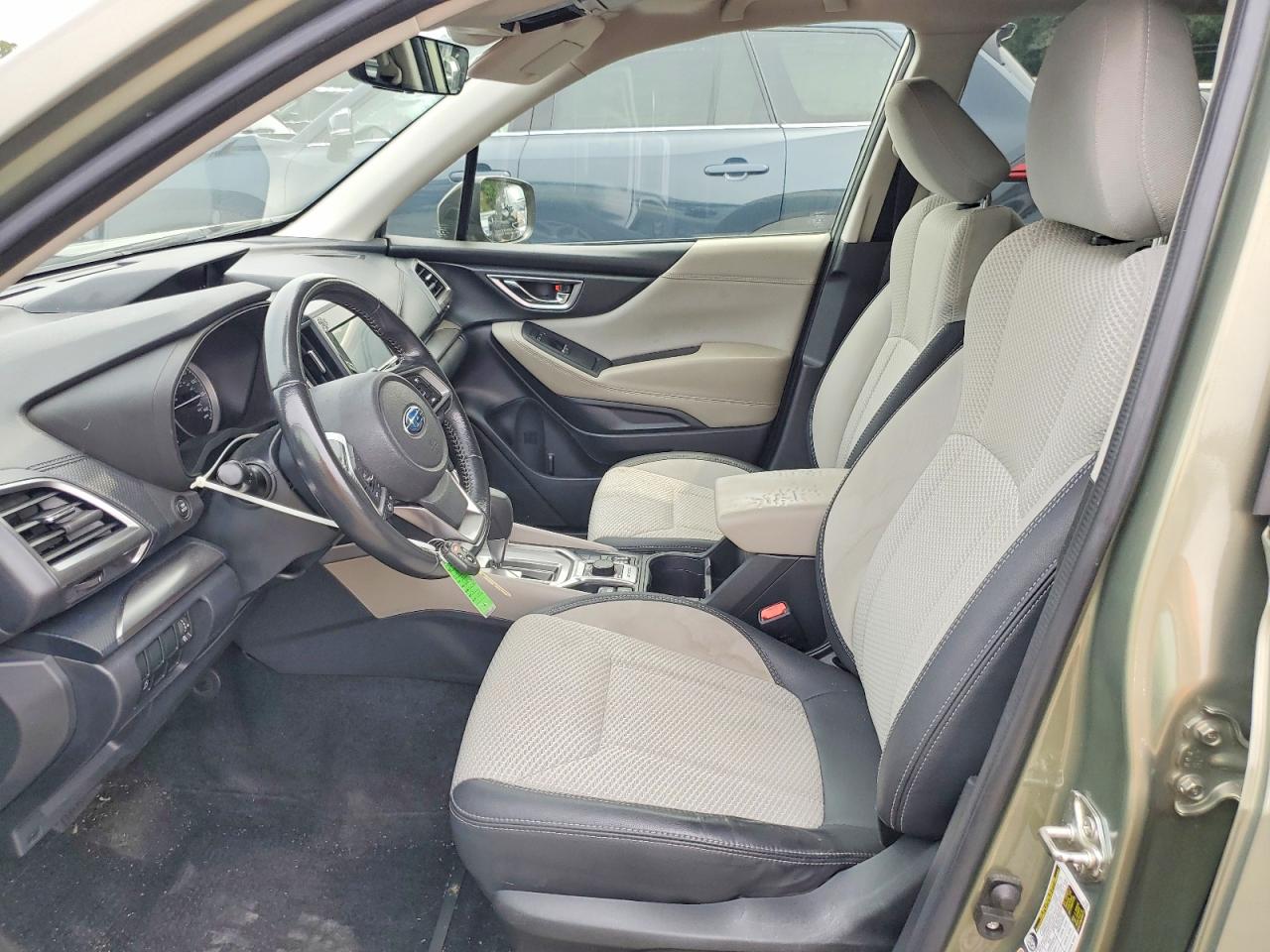 2019 Subaru Forester Premium Зеленый vin: JF2SKAEC6KH430052